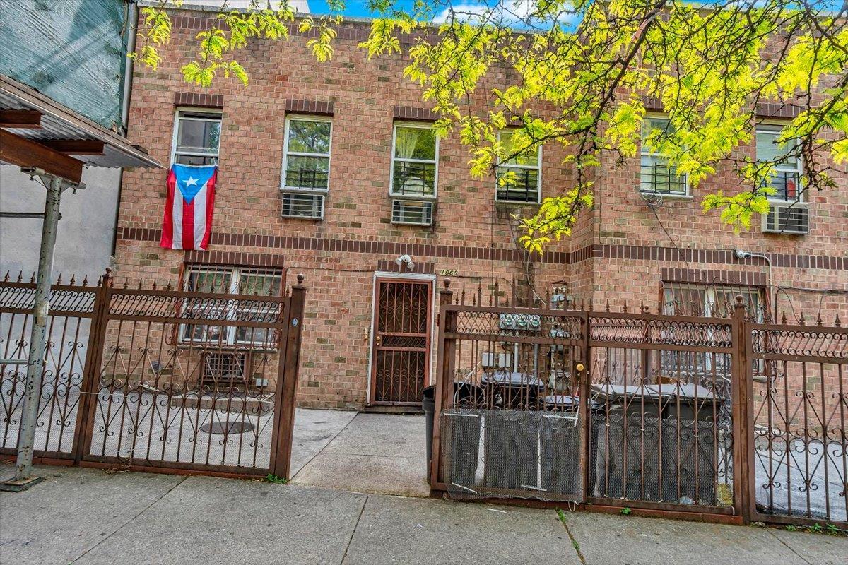 Single Family Woodycrest  Bronx, NY 10452, MLS-857658-9