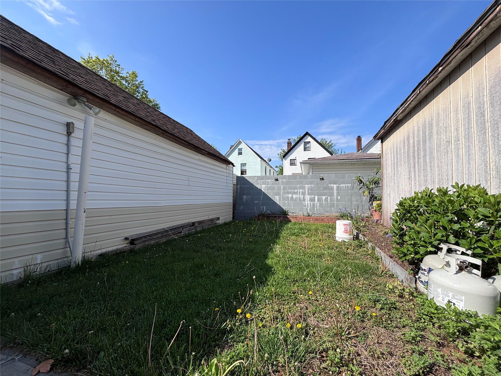 Single Family Vanderveer  Queens, NY 11429, MLS-857667-23