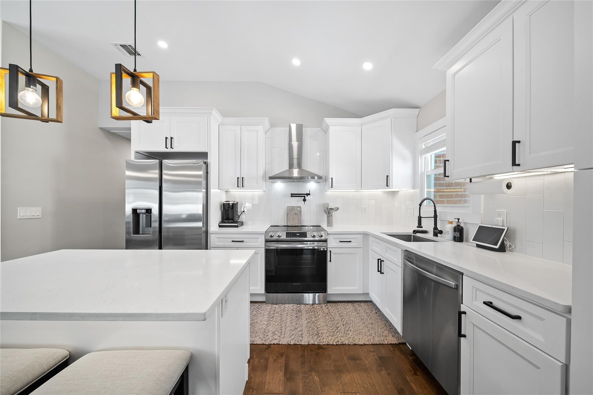 Single Family Ontario  Suffolk County, NY 11779, MLS-857668-3