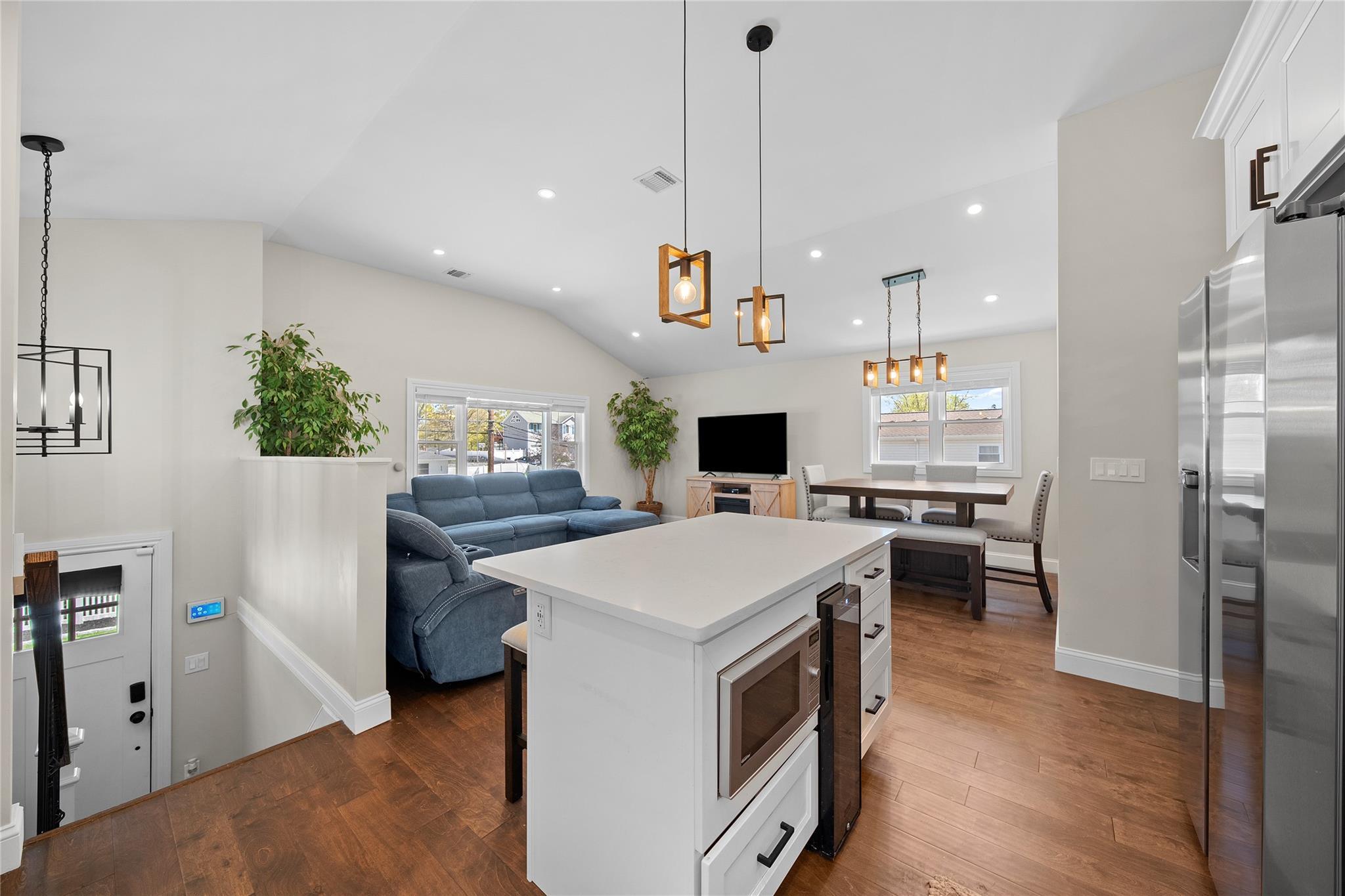 Single Family Ontario  Suffolk County, NY 11779, MLS-857668-6