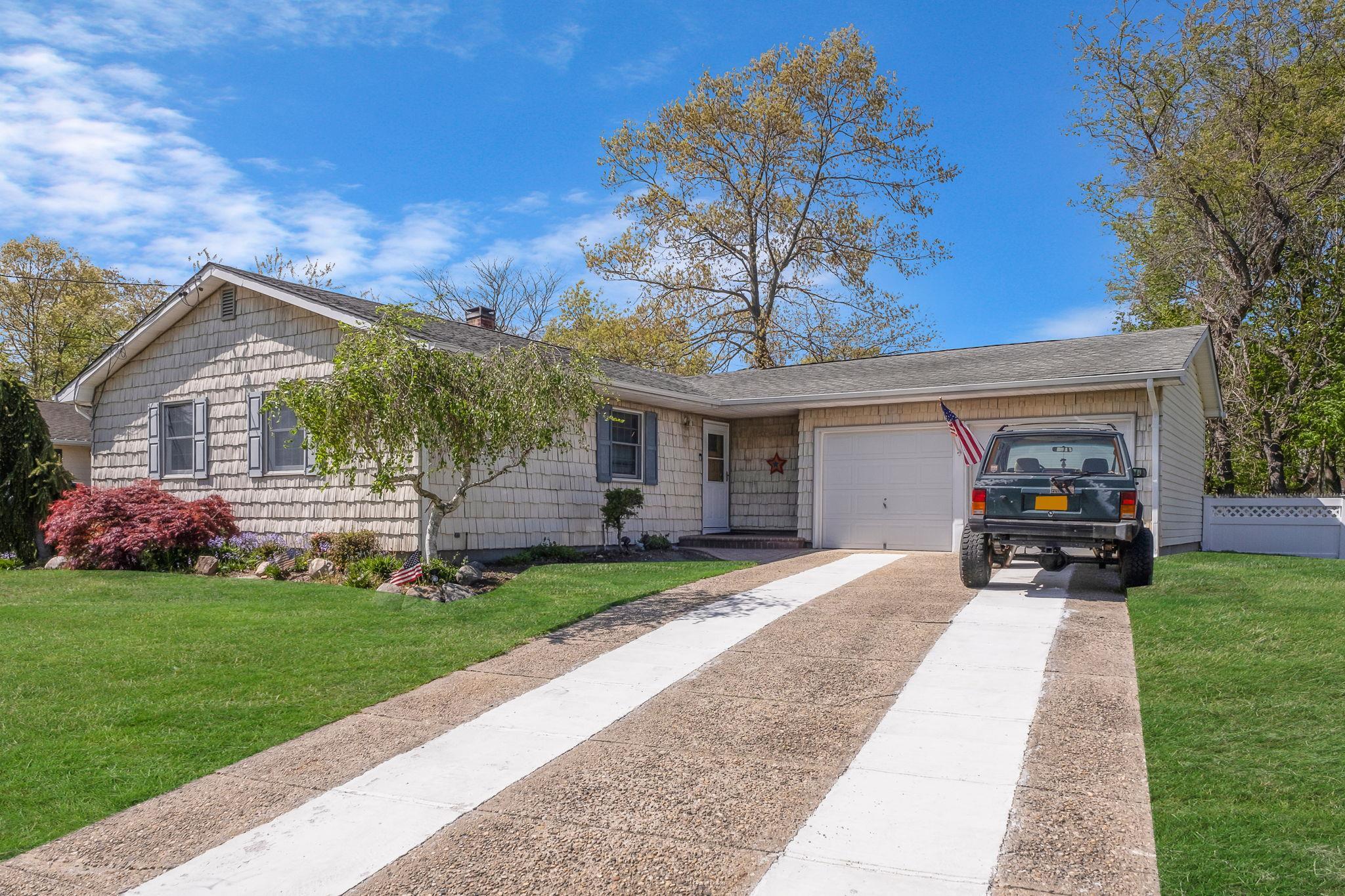 Single Family Richard  Suffolk County, NY 11779, MLS-857670-4