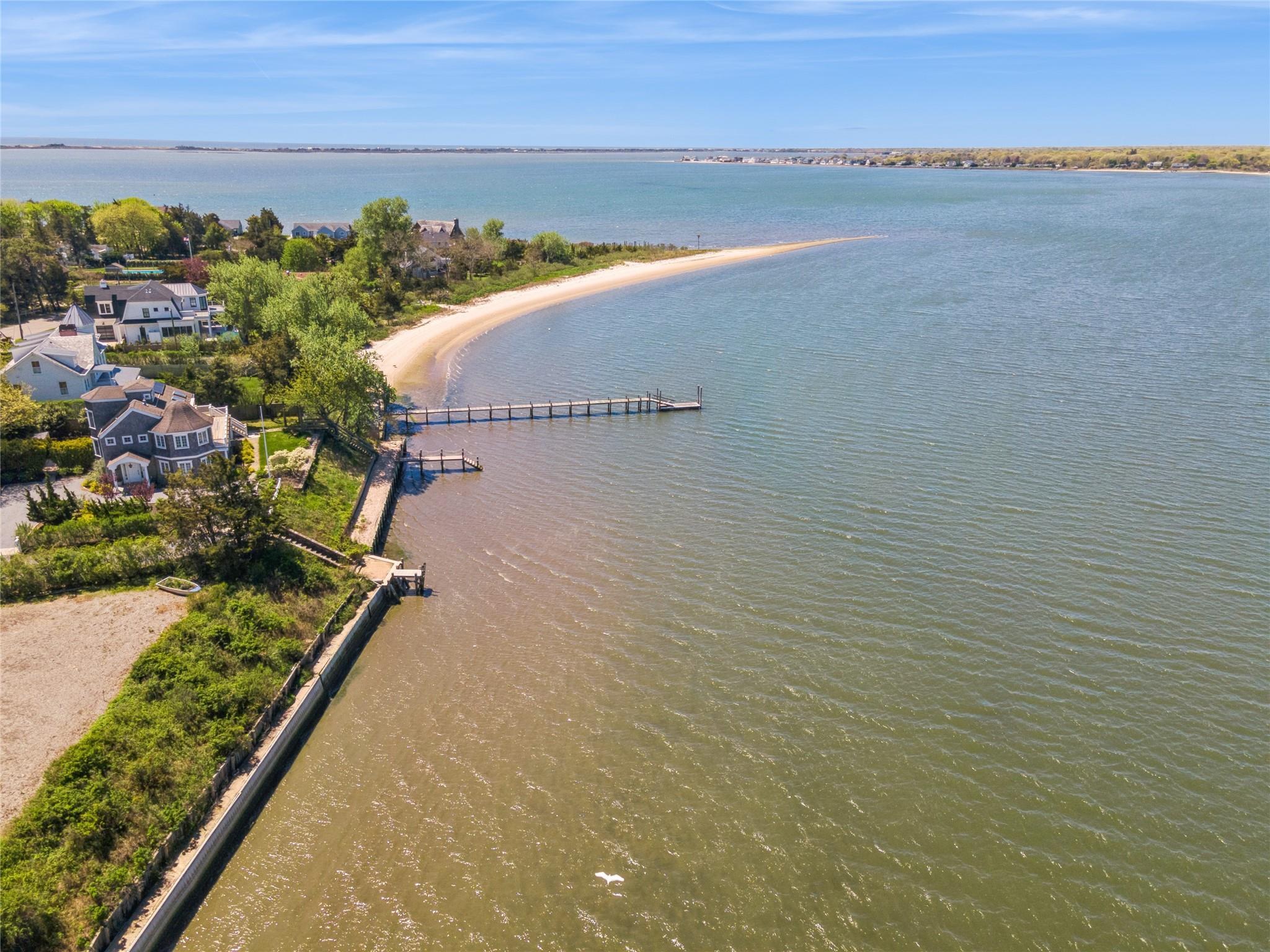 Single Family Mineola  Suffolk County, NY 11946, MLS-857682-5