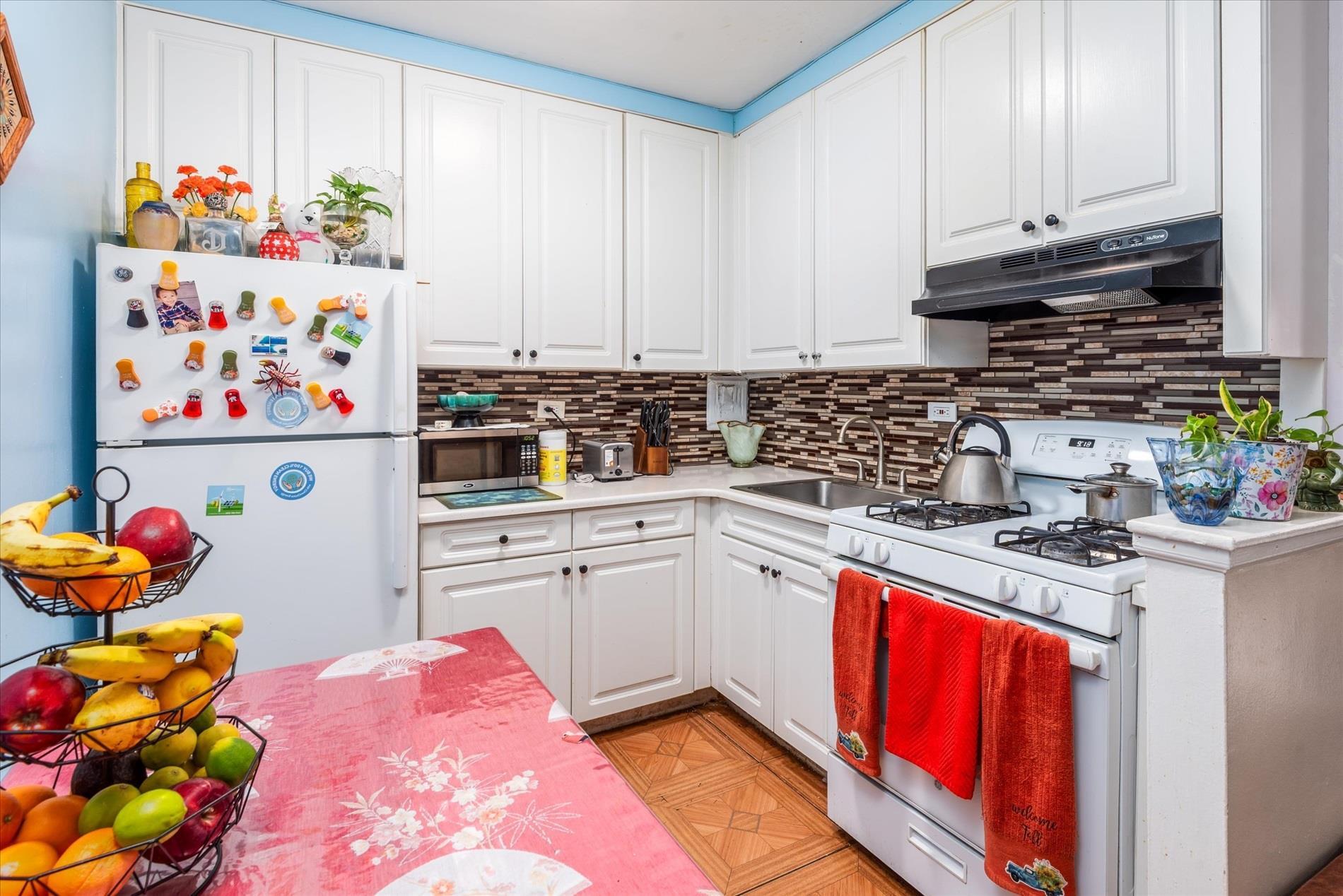 Coop 165th Street  Queens, NY 11432, MLS-857683-8