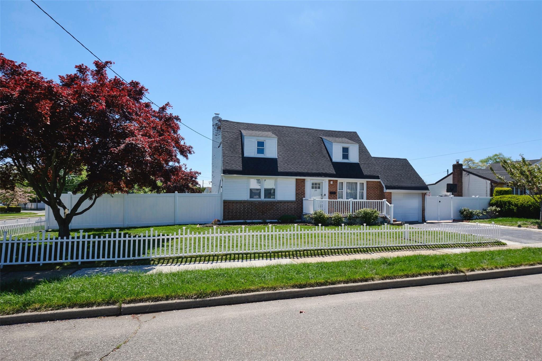Single Family Guildford  Nassau County, NY 11552, MLS-857694-2