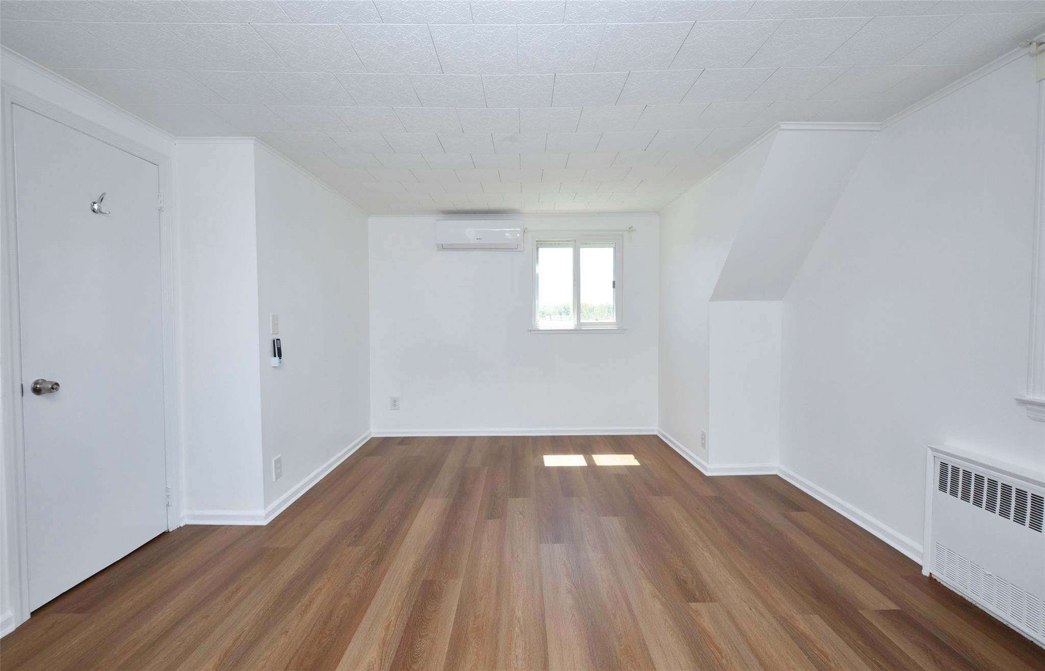 Single Family Guildford  Nassau County, NY 11552, MLS-857694-20