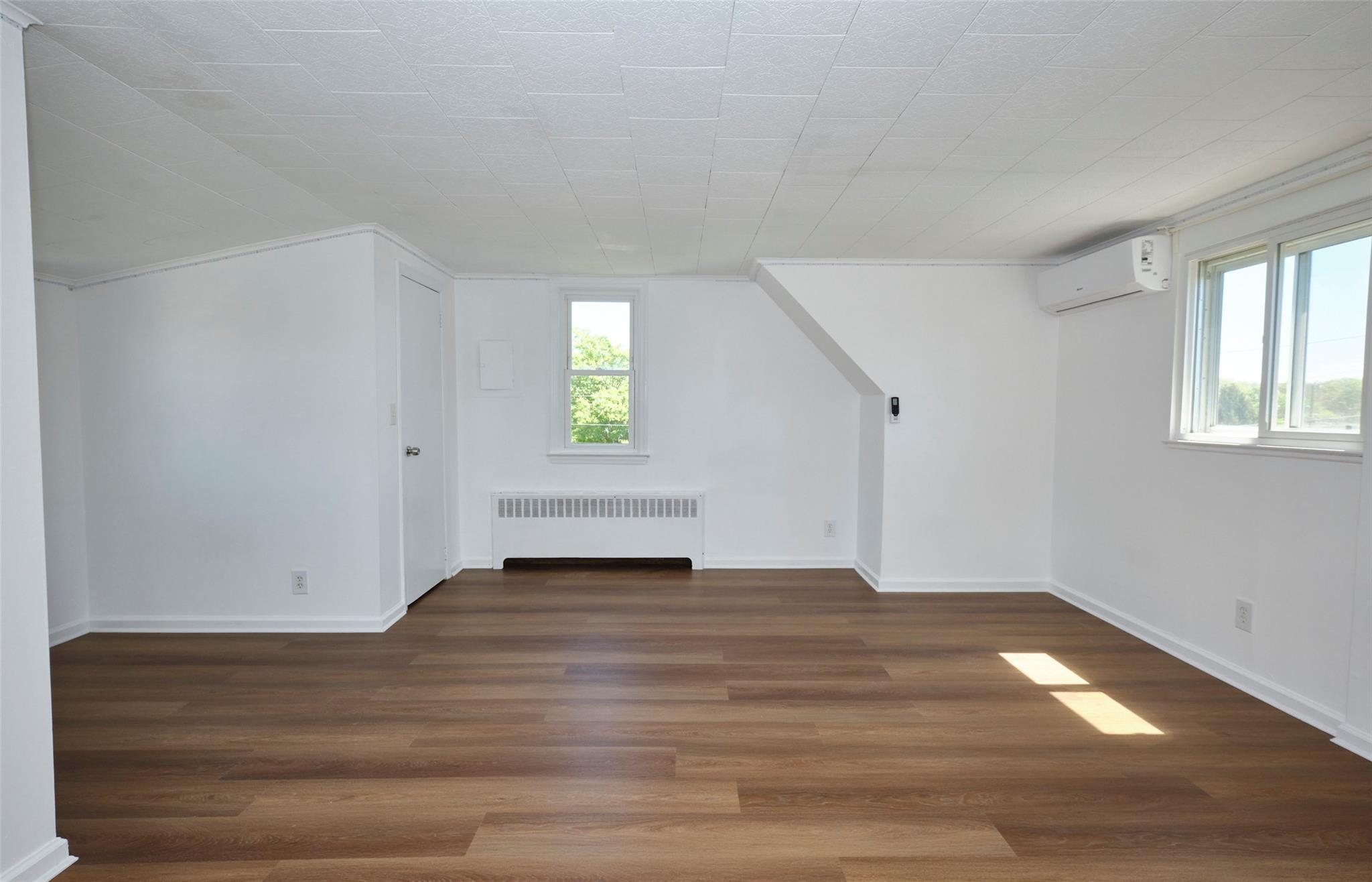 Single Family Guildford  Nassau County, NY 11552, MLS-857694-21