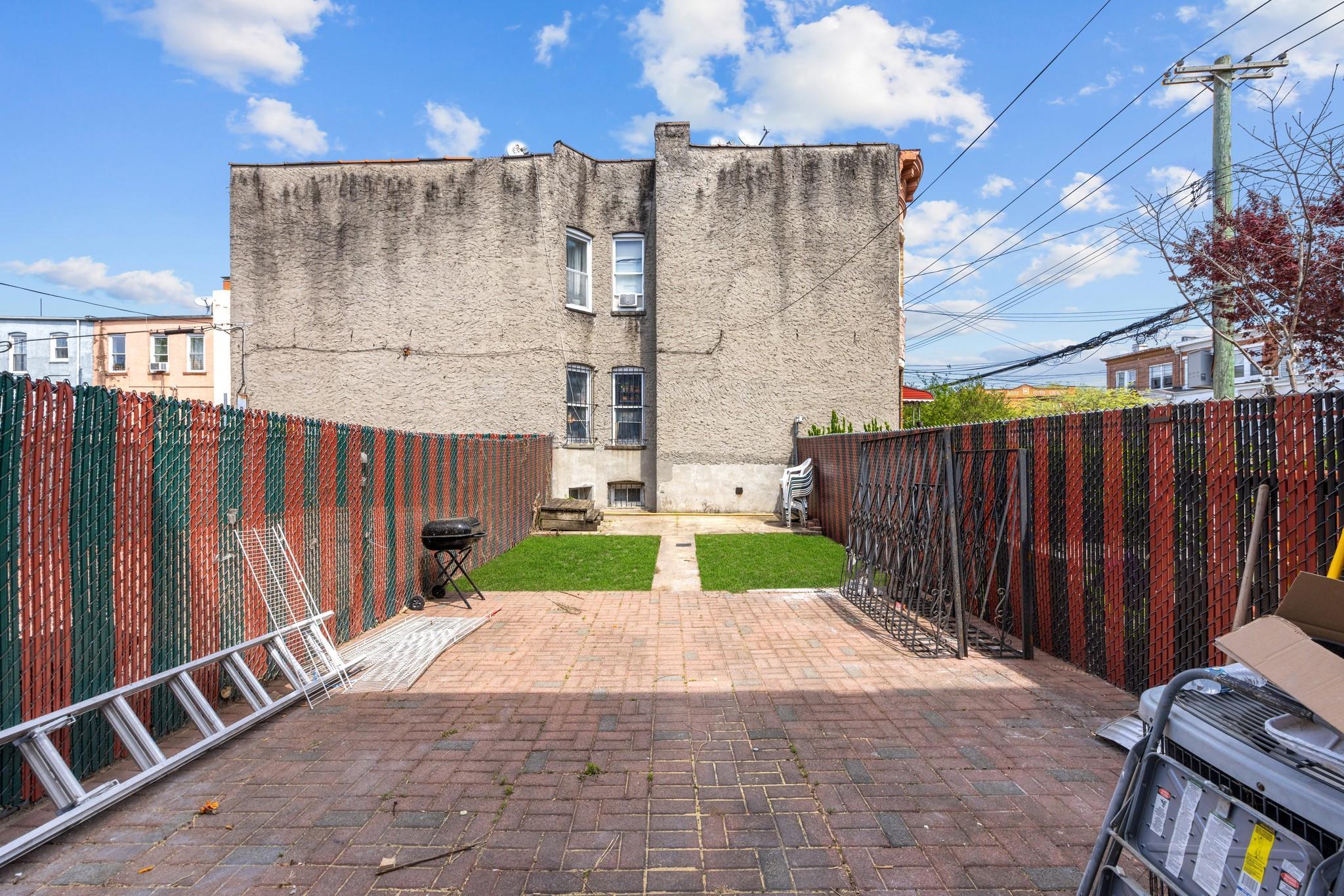 Single Family Alabama  Brooklyn, NY 11207, MLS-857713-21