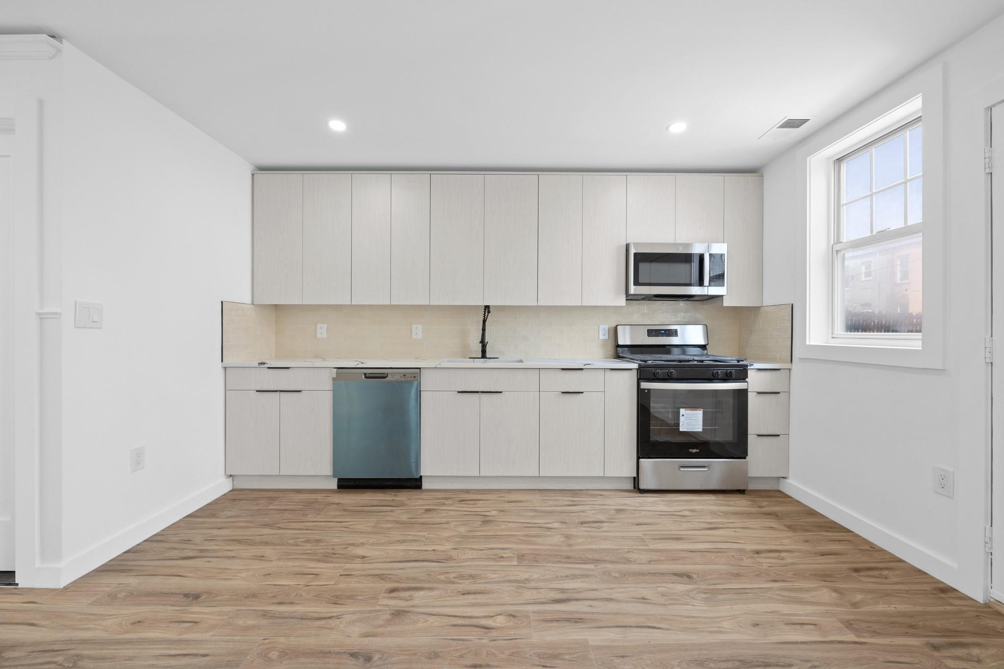Single Family Alabama  Brooklyn, NY 11207, MLS-857713-3
