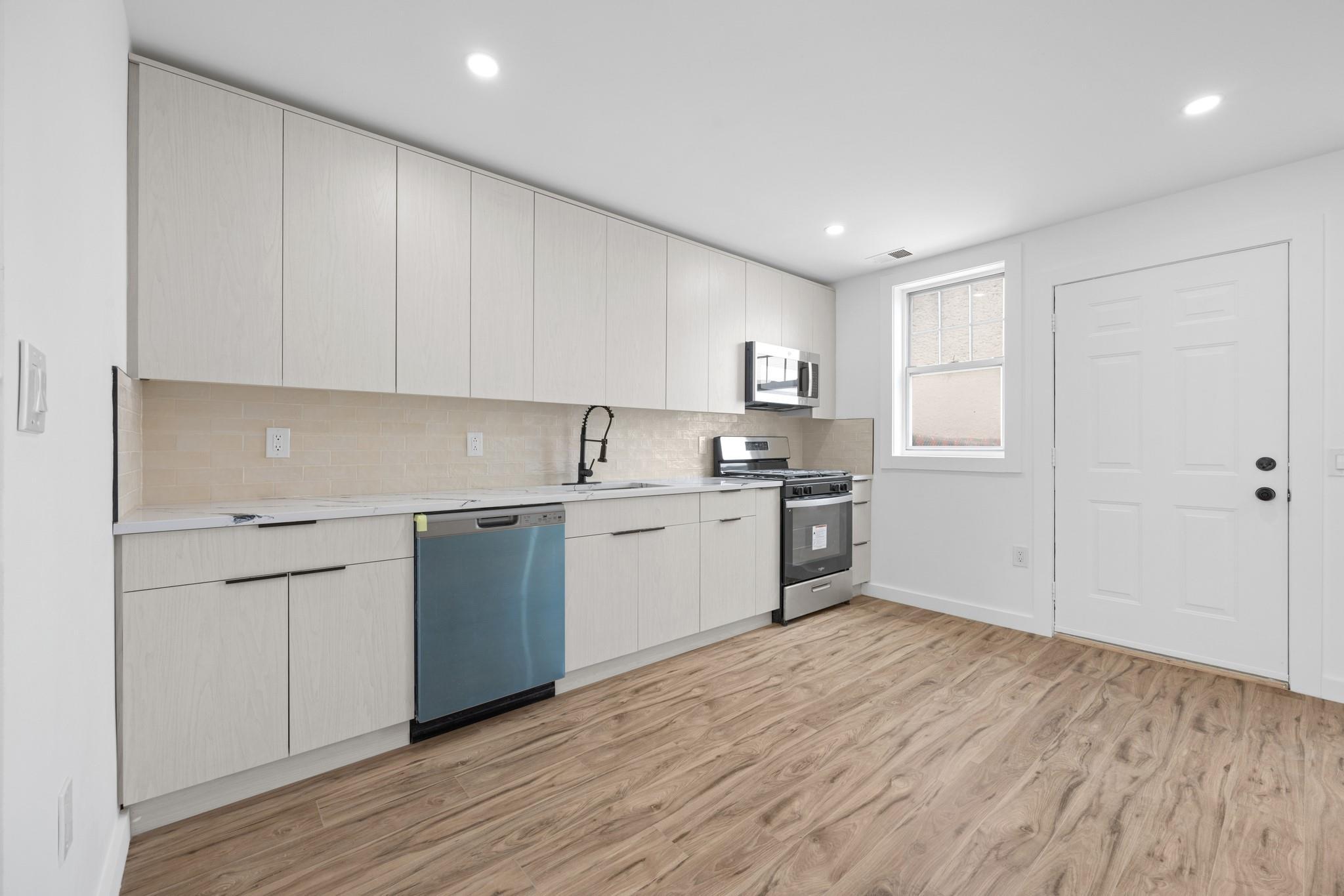 Single Family Alabama  Brooklyn, NY 11207, MLS-857713-4
