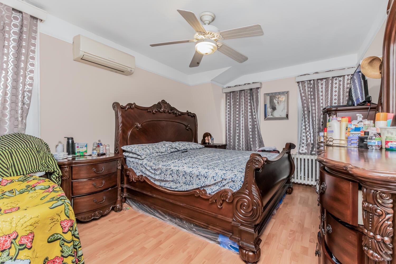 Single Family Quincy  Bronx, NY 10465, MLS-857727-11