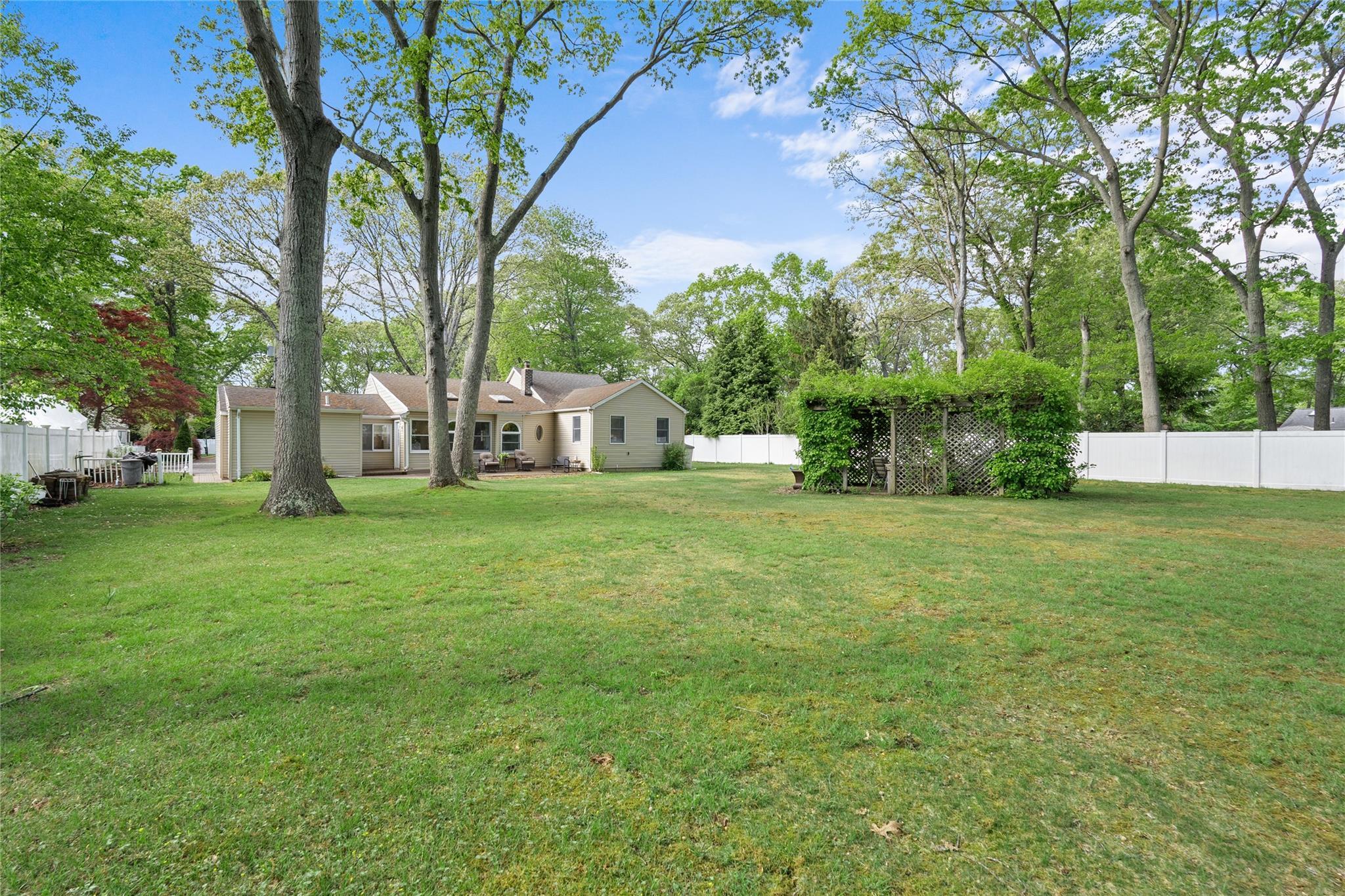 Single Family Lynch  Suffolk County, NY 11787, MLS-857741-32