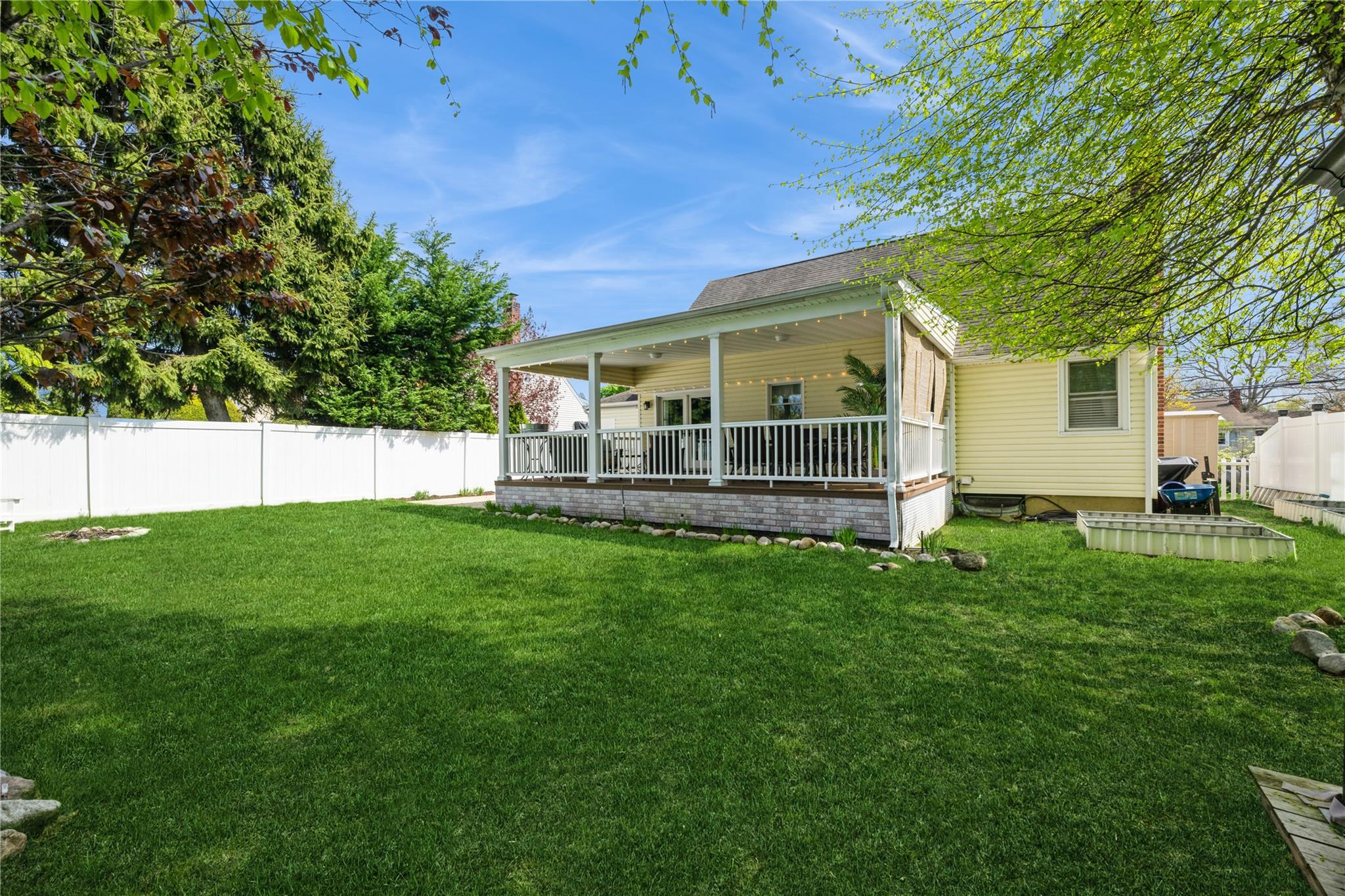 Single Family Plitt  Nassau County, NY 11735, MLS-857748-45