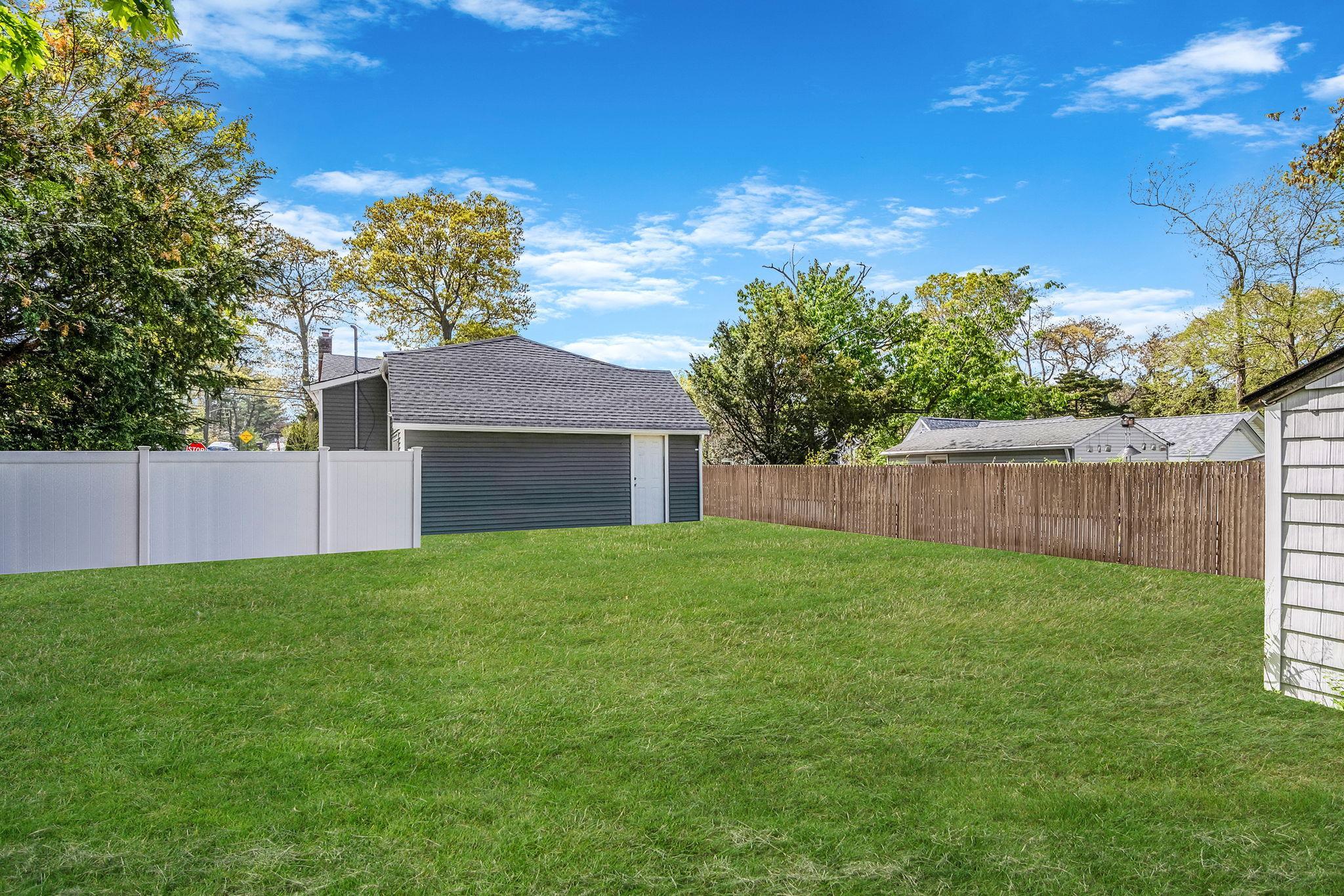 Single Family Evergreen  Suffolk County, NY 11784, MLS-857758-26