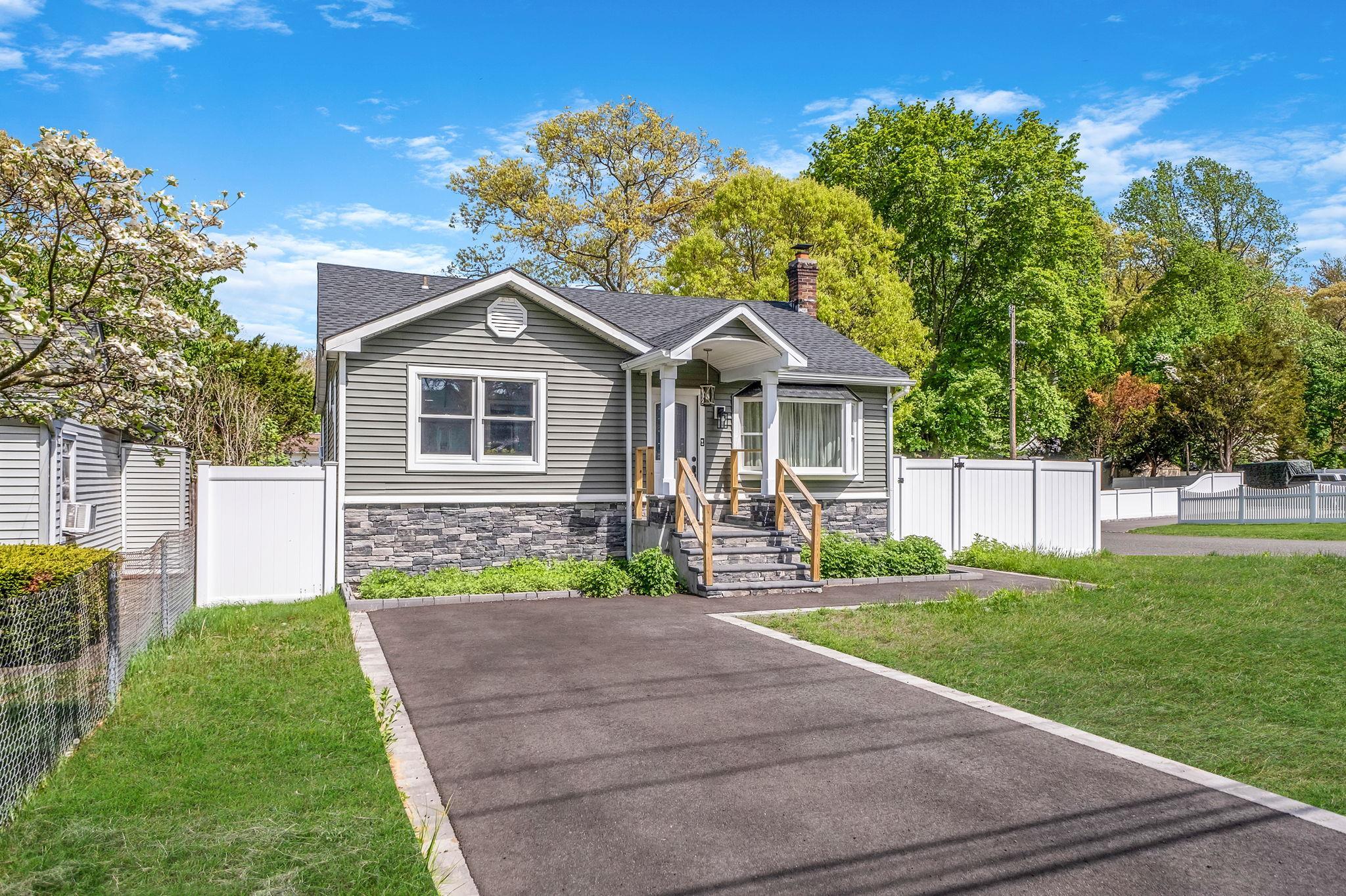Single Family Evergreen  Suffolk County, NY 11784, MLS-857758-31