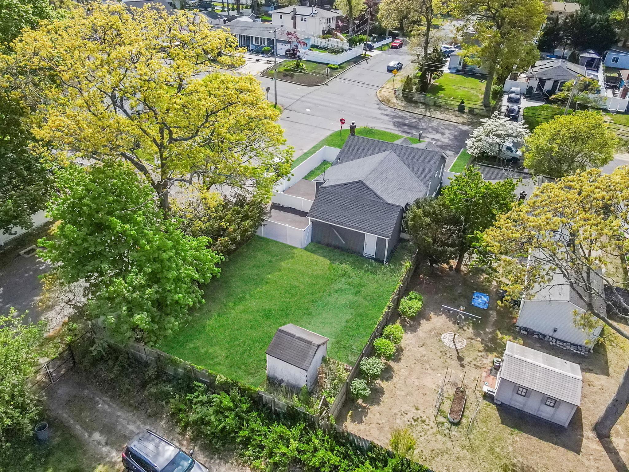 Single Family Evergreen  Suffolk County, NY 11784, MLS-857758-34