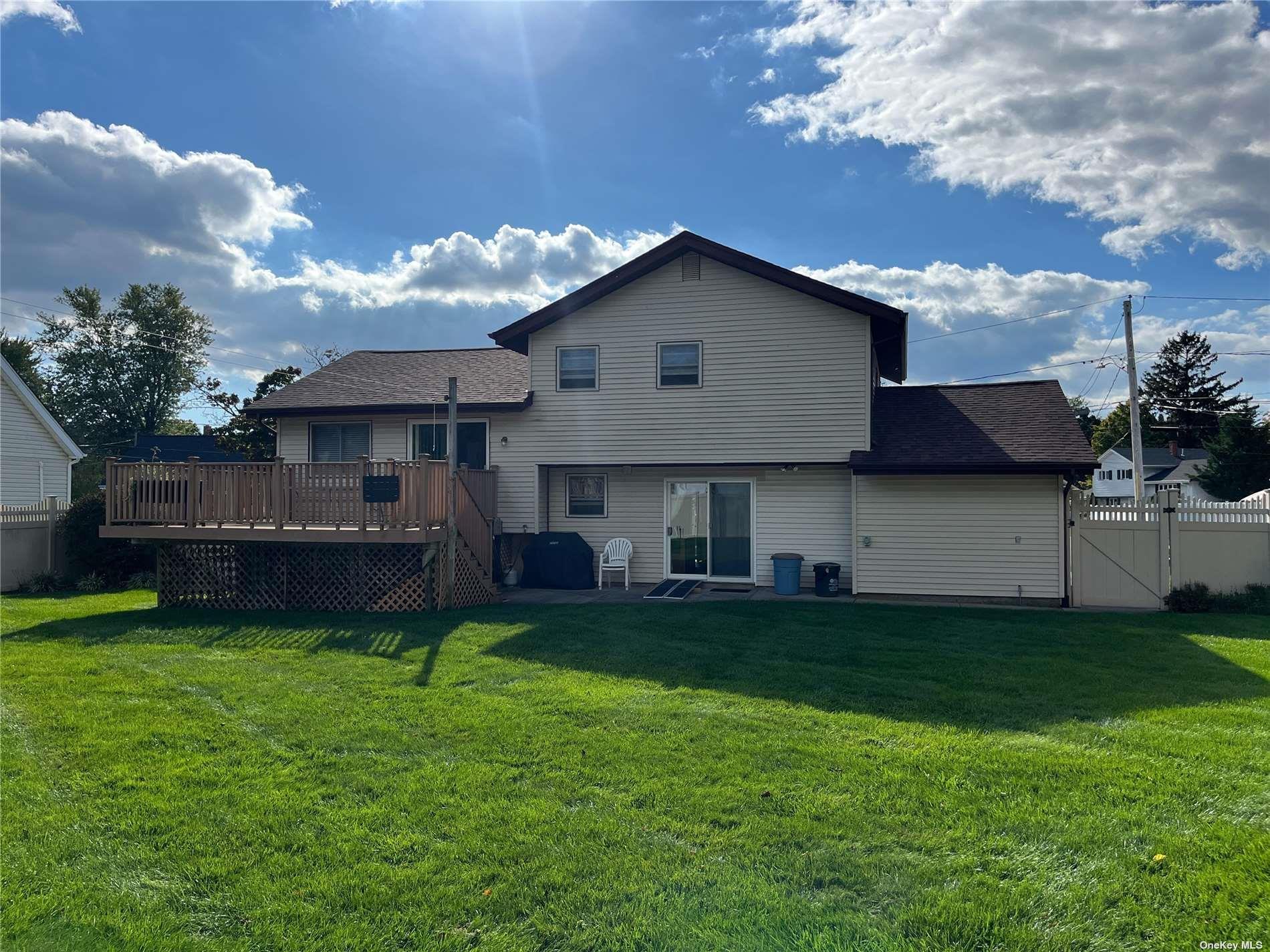 Single Family Gaymore  Suffolk County, NY 11776, MLS-857765-2