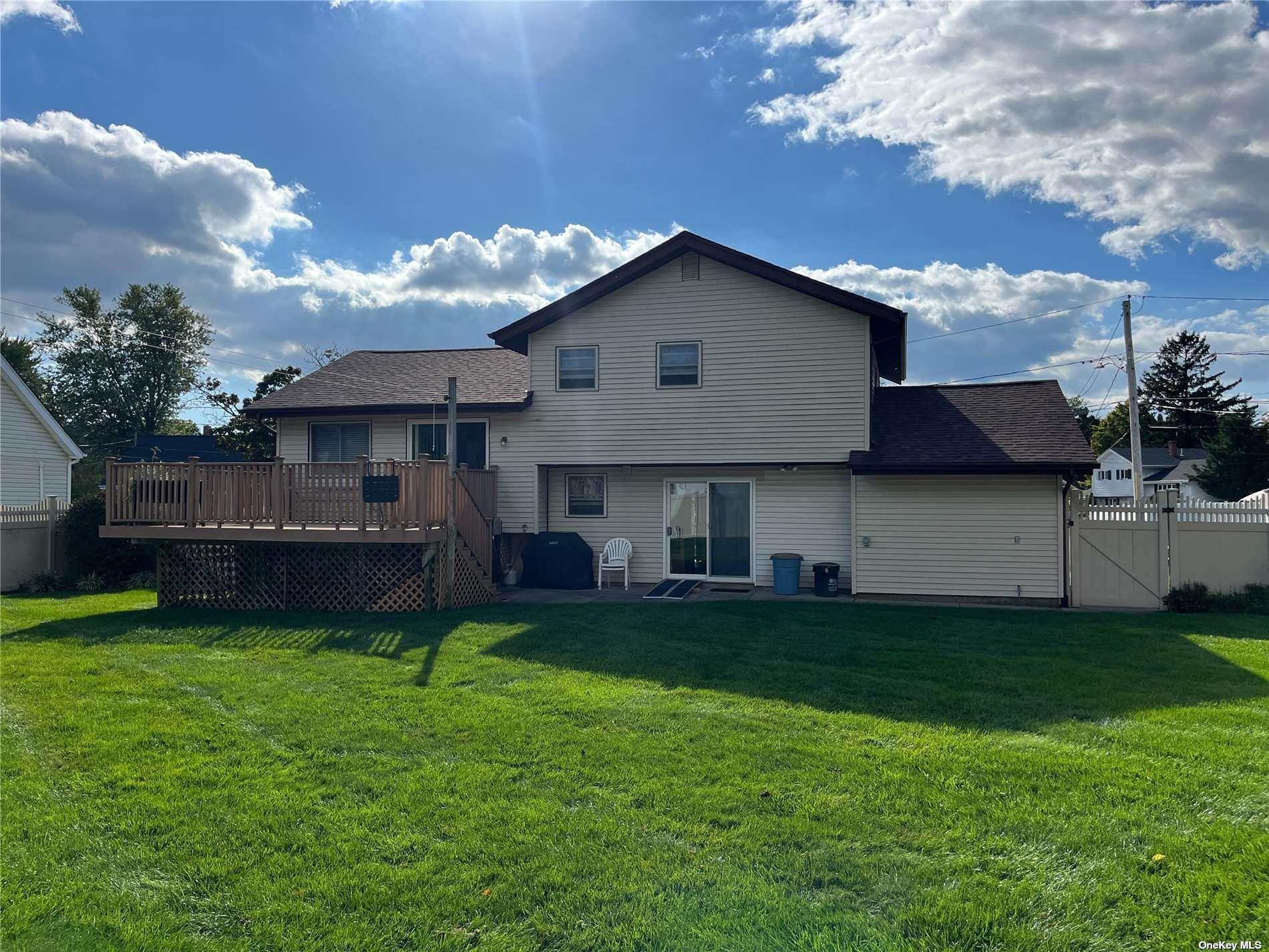 Single Family Gaymore  Suffolk County, NY 11776, MLS-857765-25