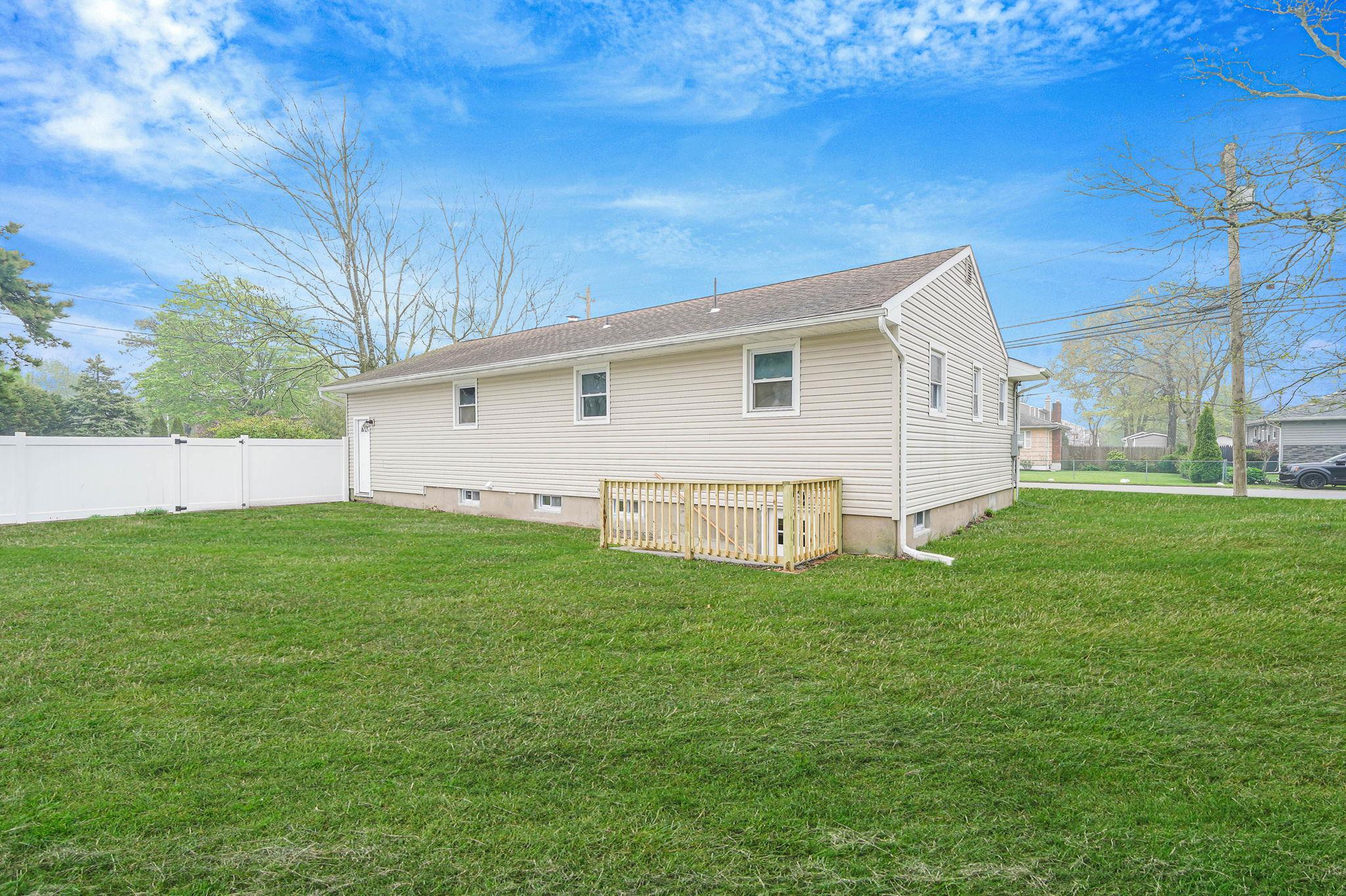Single Family Beaver Dam  Suffolk County, NY 11713, MLS-857767-26