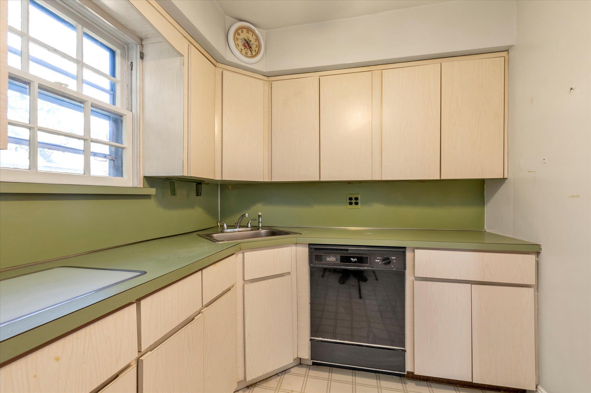 Single Family Fenimore  Nassau County, NY 11580, MLS-857772-8