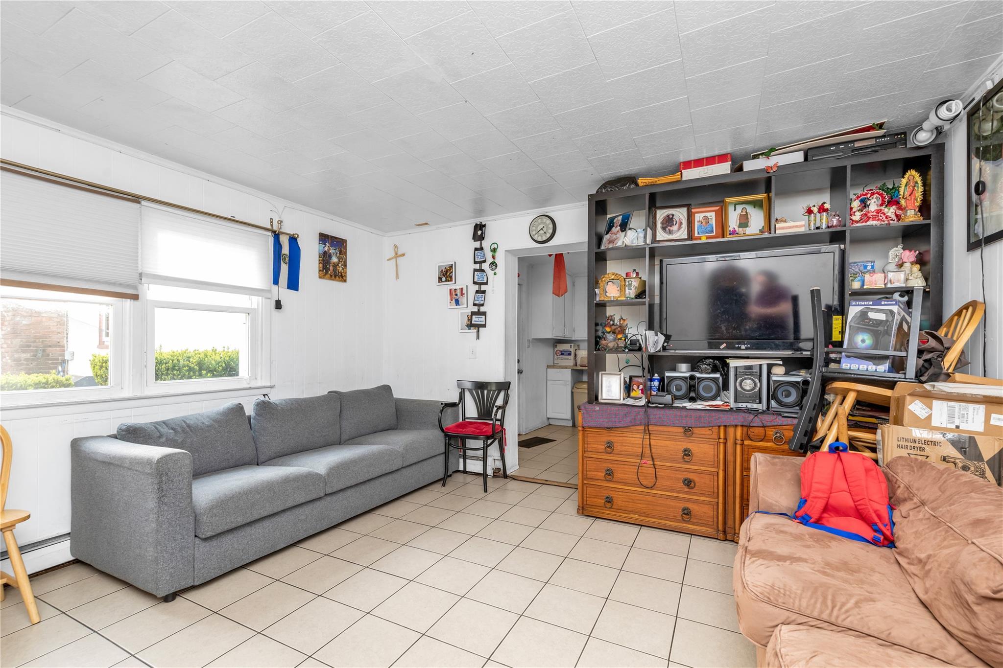 Single Family Hazel  Nassau County, NY 11542, MLS-857804-10