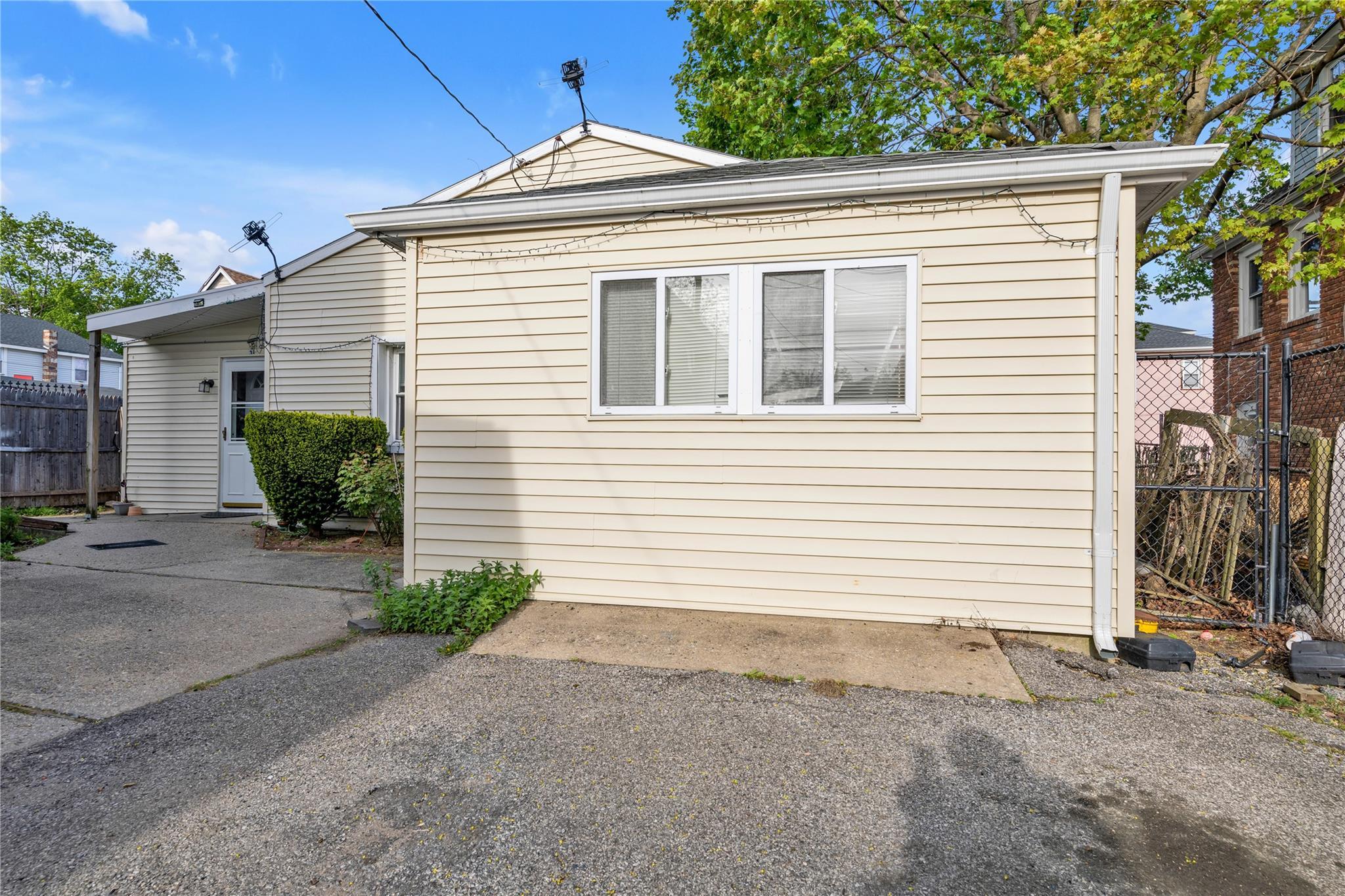 Single Family Hazel  Nassau County, NY 11542, MLS-857804-8
