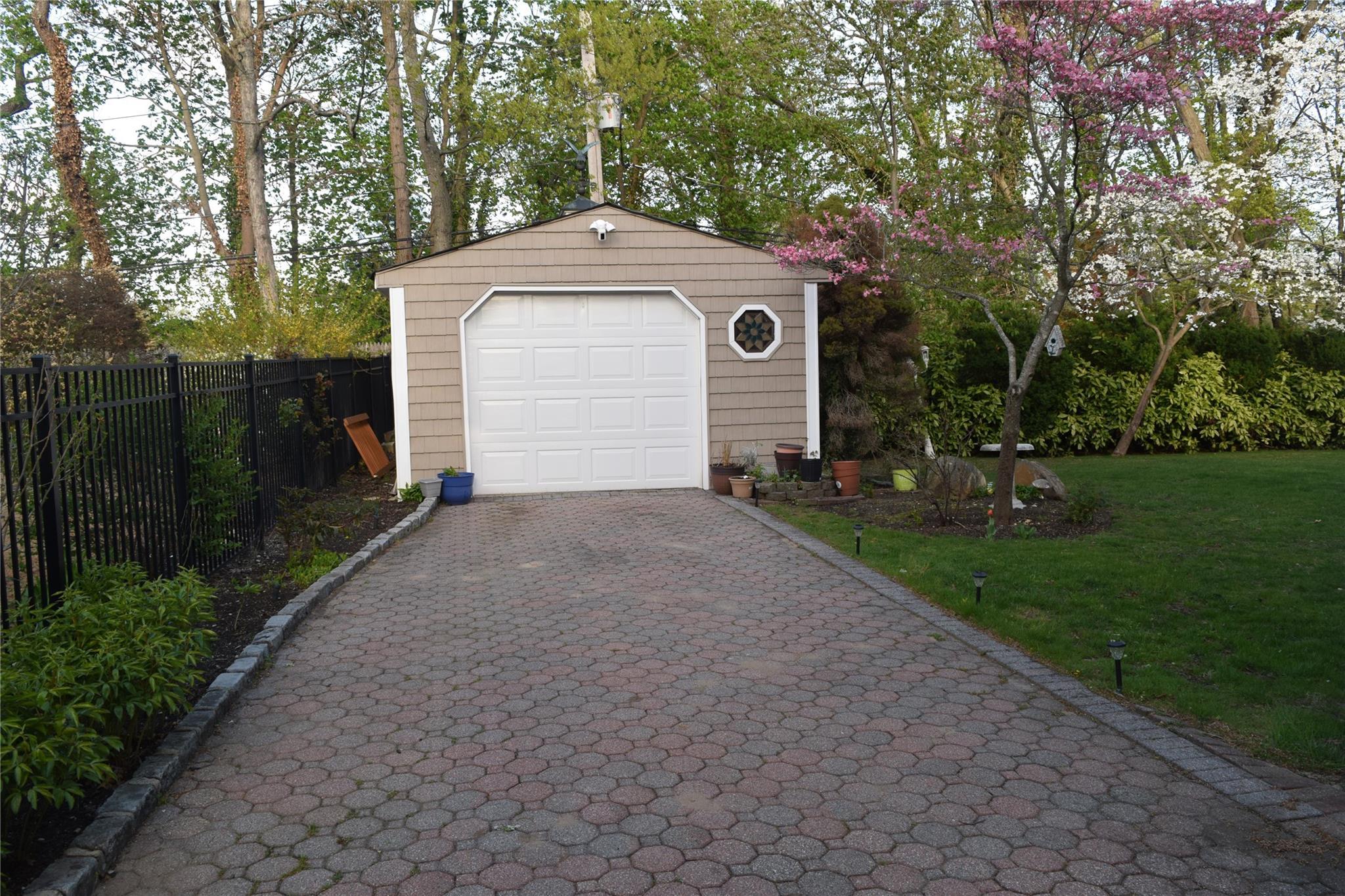 Single Family Shady  Suffolk County, NY 11743, MLS-857812-3