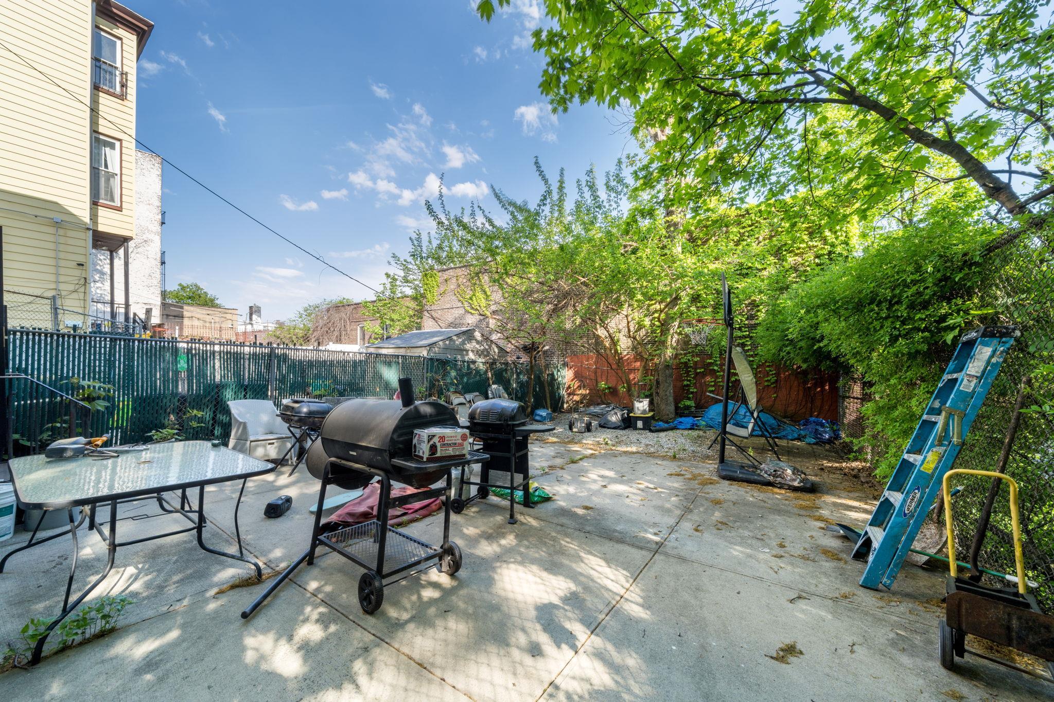 Single Family Sunnyside  Brooklyn, NY 11207, MLS-857815-36