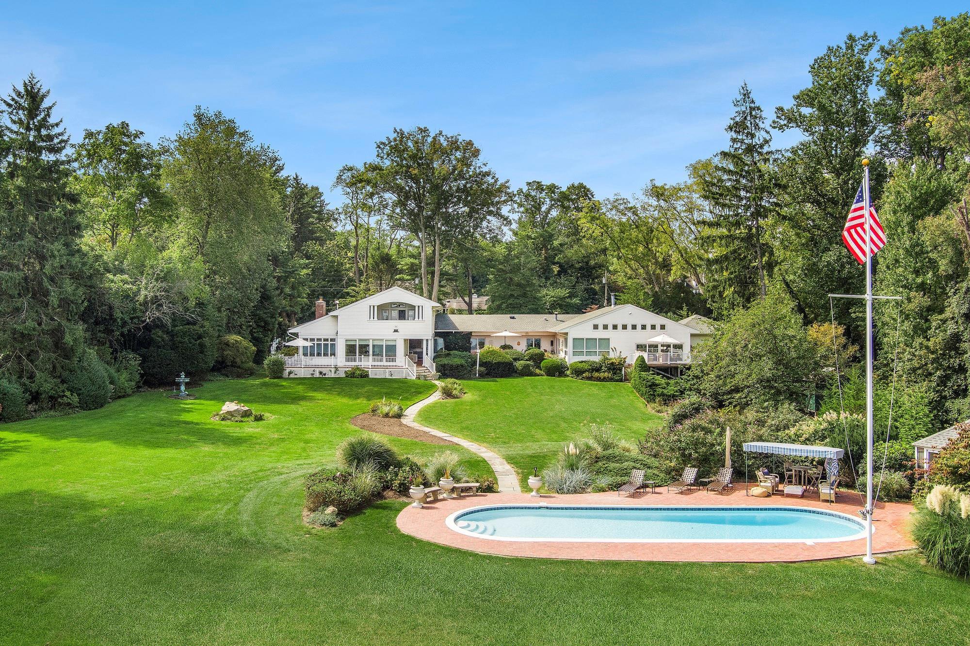 Single Family Factory Pond  Nassau County, NY 11560, MLS-857826-12