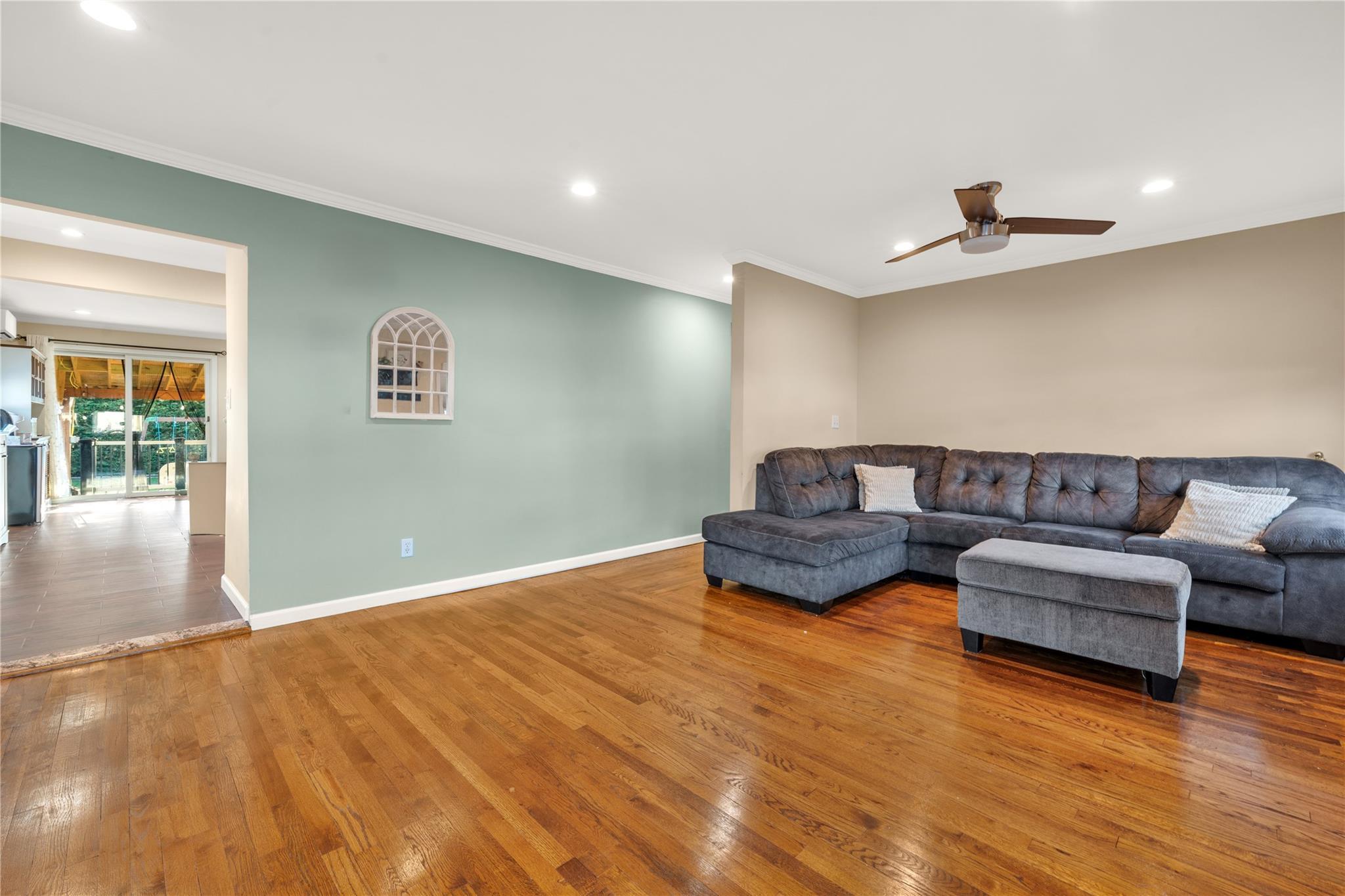 Single Family Herman  Suffolk County, NY 11703, MLS-857850-4