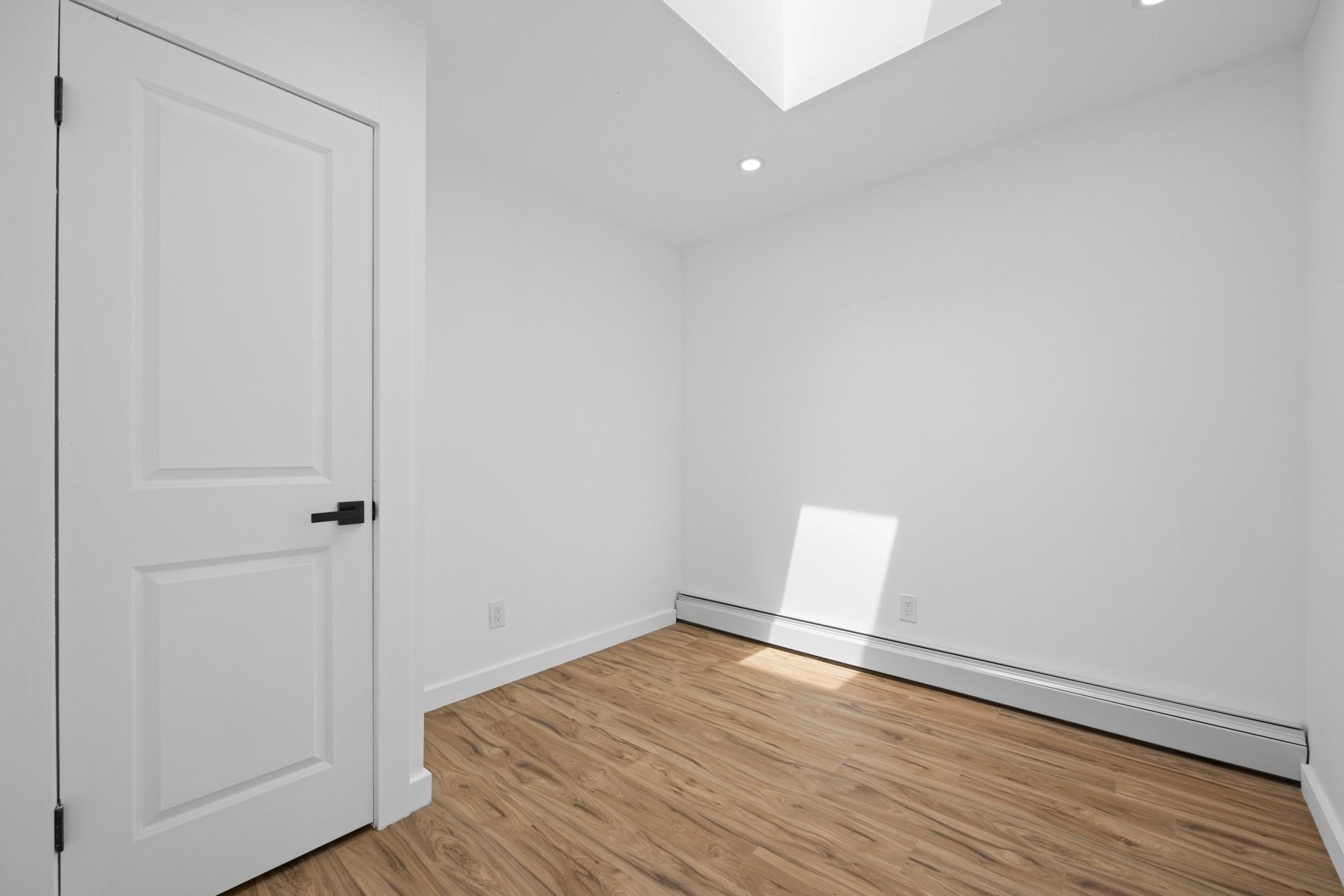 Single Family Milford  Brooklyn, NY 11208, MLS-857884-10