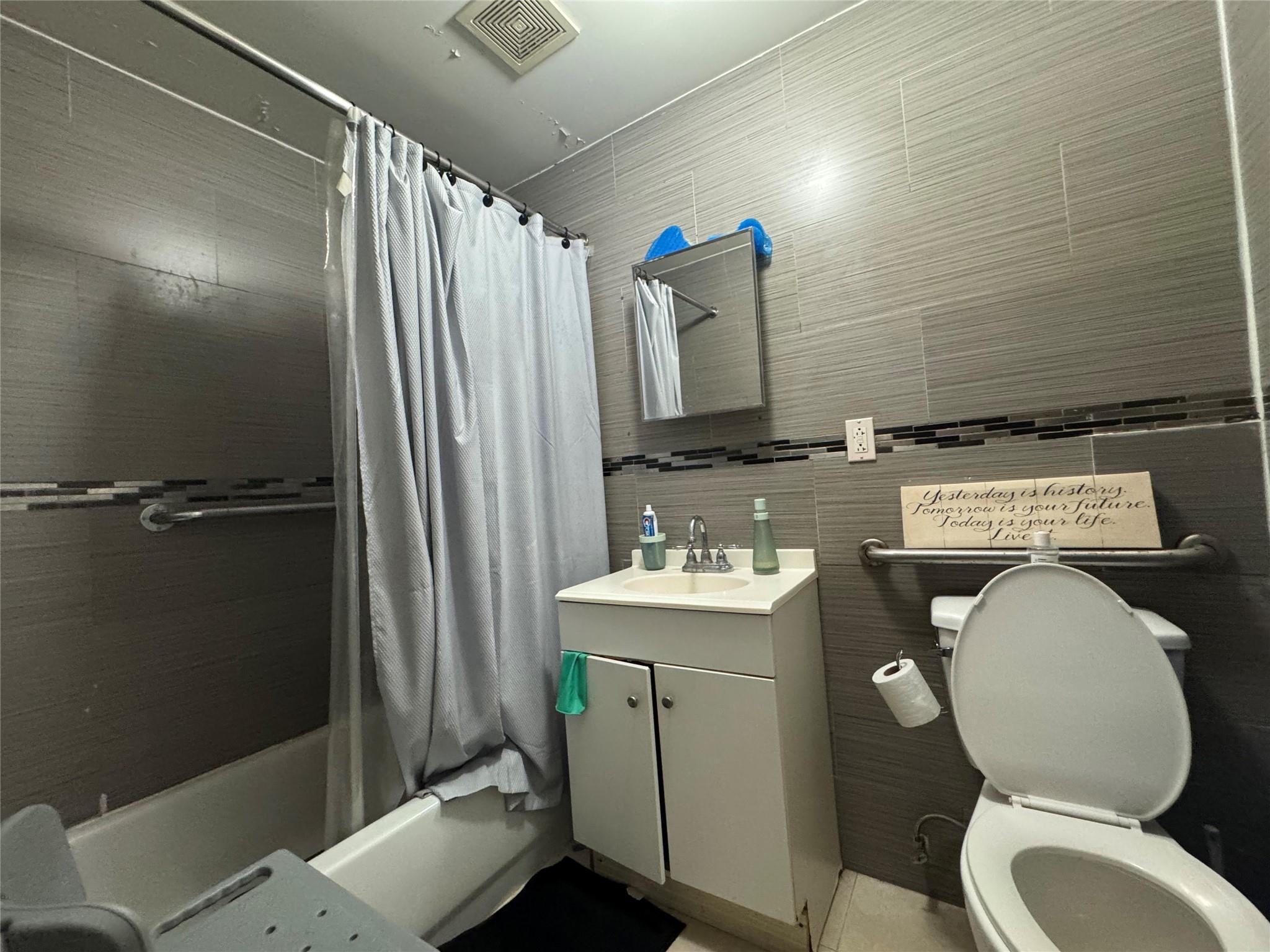 Single Family 94  Queens, NY 11369, MLS-857905-8