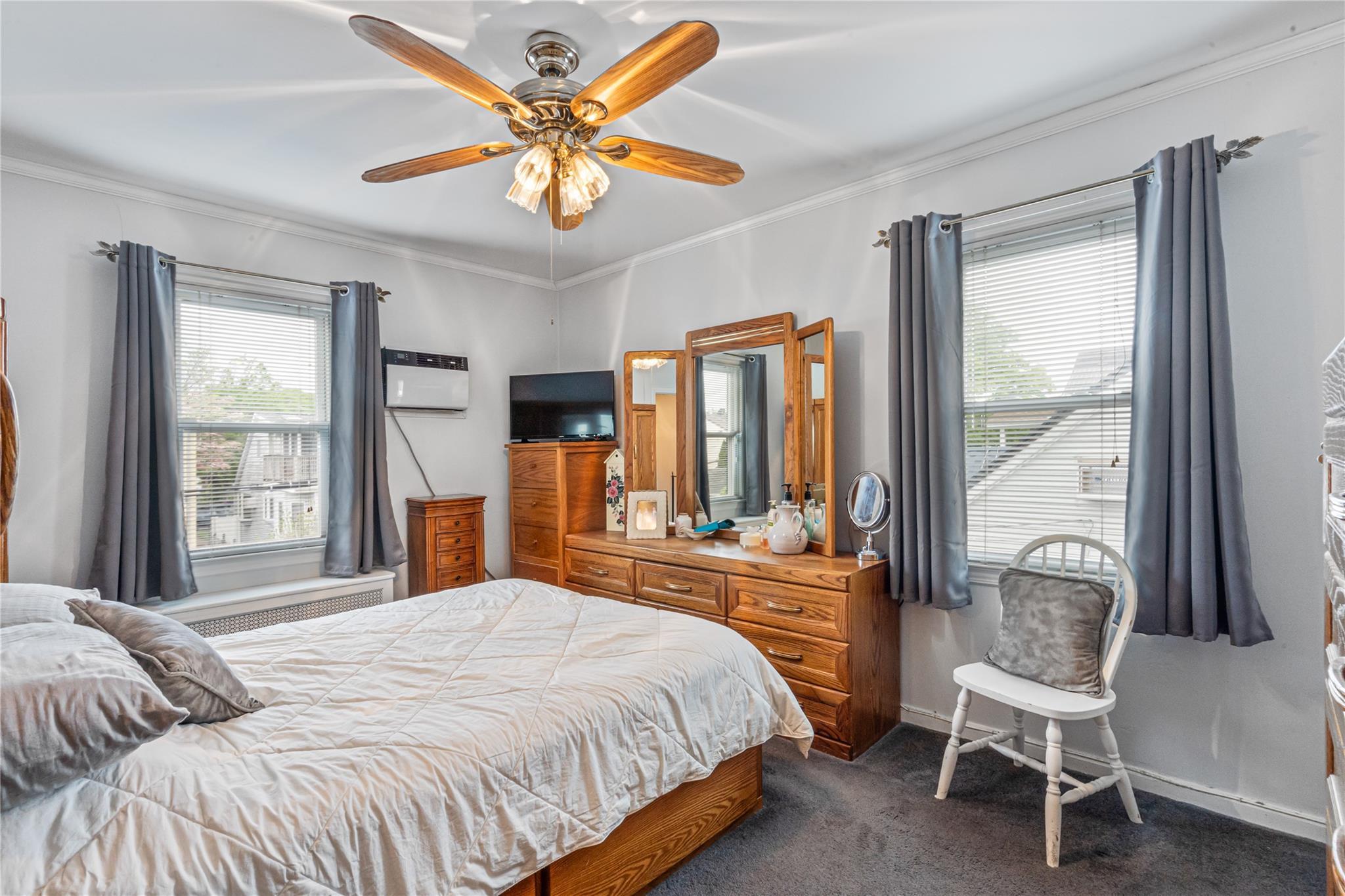 Single Family 252  Queens, NY 11426, MLS-857911-9