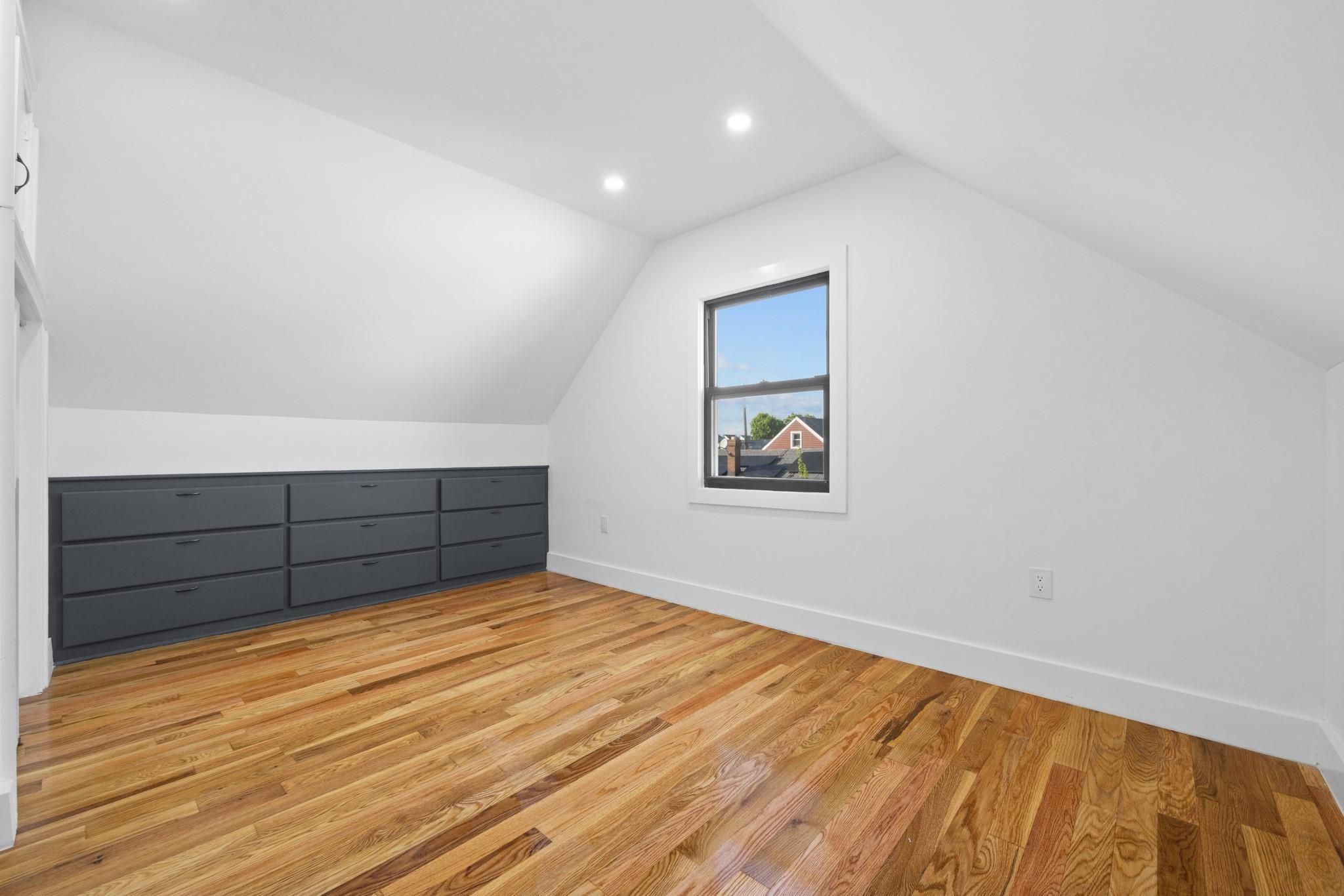 Single Family 131st  Queens, NY 11413, MLS-857934-10