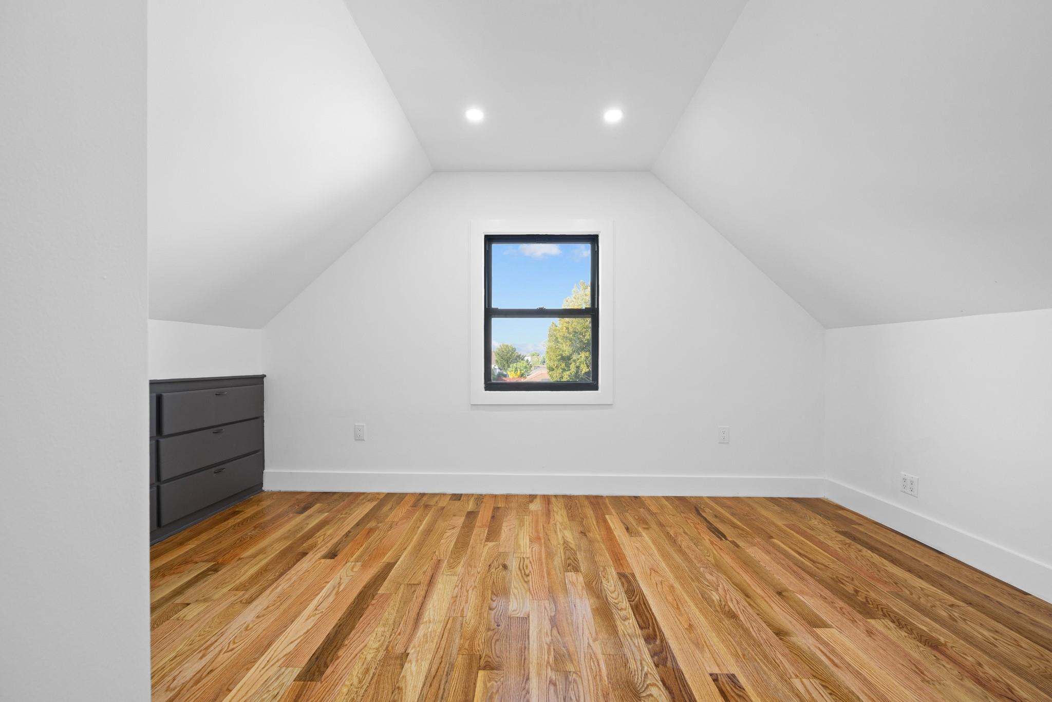 Single Family 131st  Queens, NY 11413, MLS-857934-11