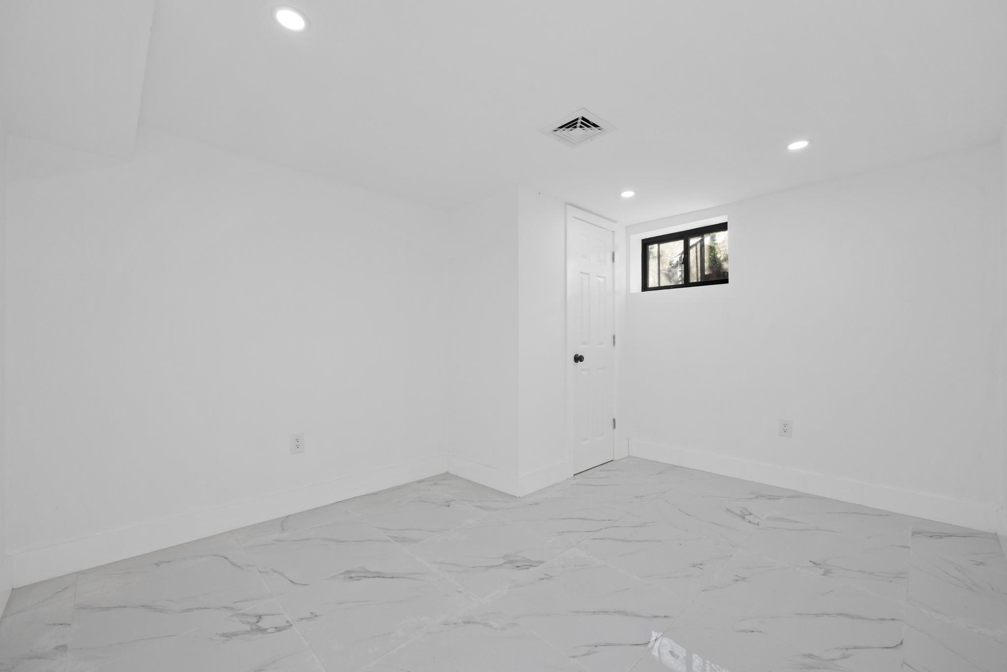 Single Family 131st  Queens, NY 11413, MLS-857934-15