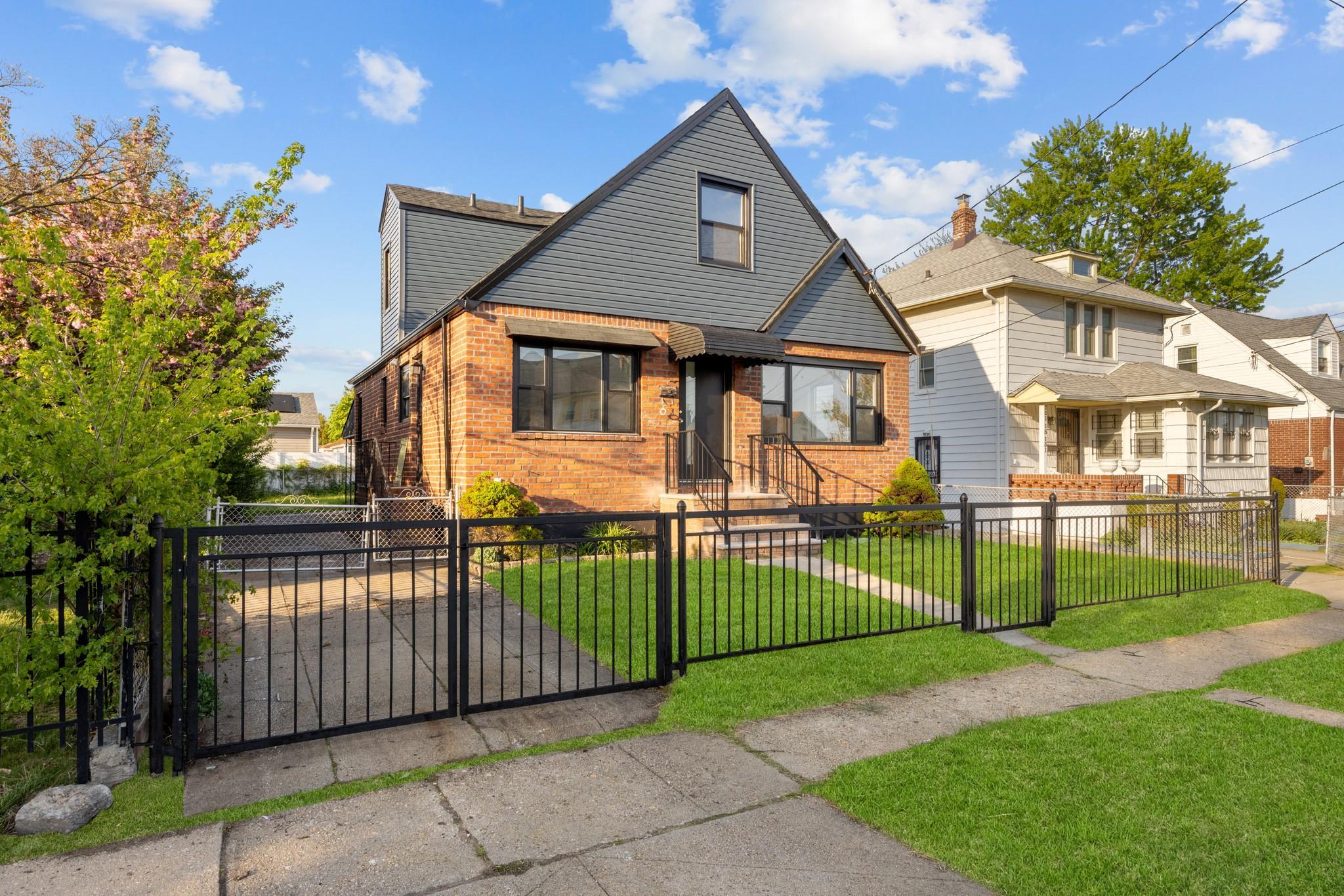 Single Family 131st  Queens, NY 11413, MLS-857934-18