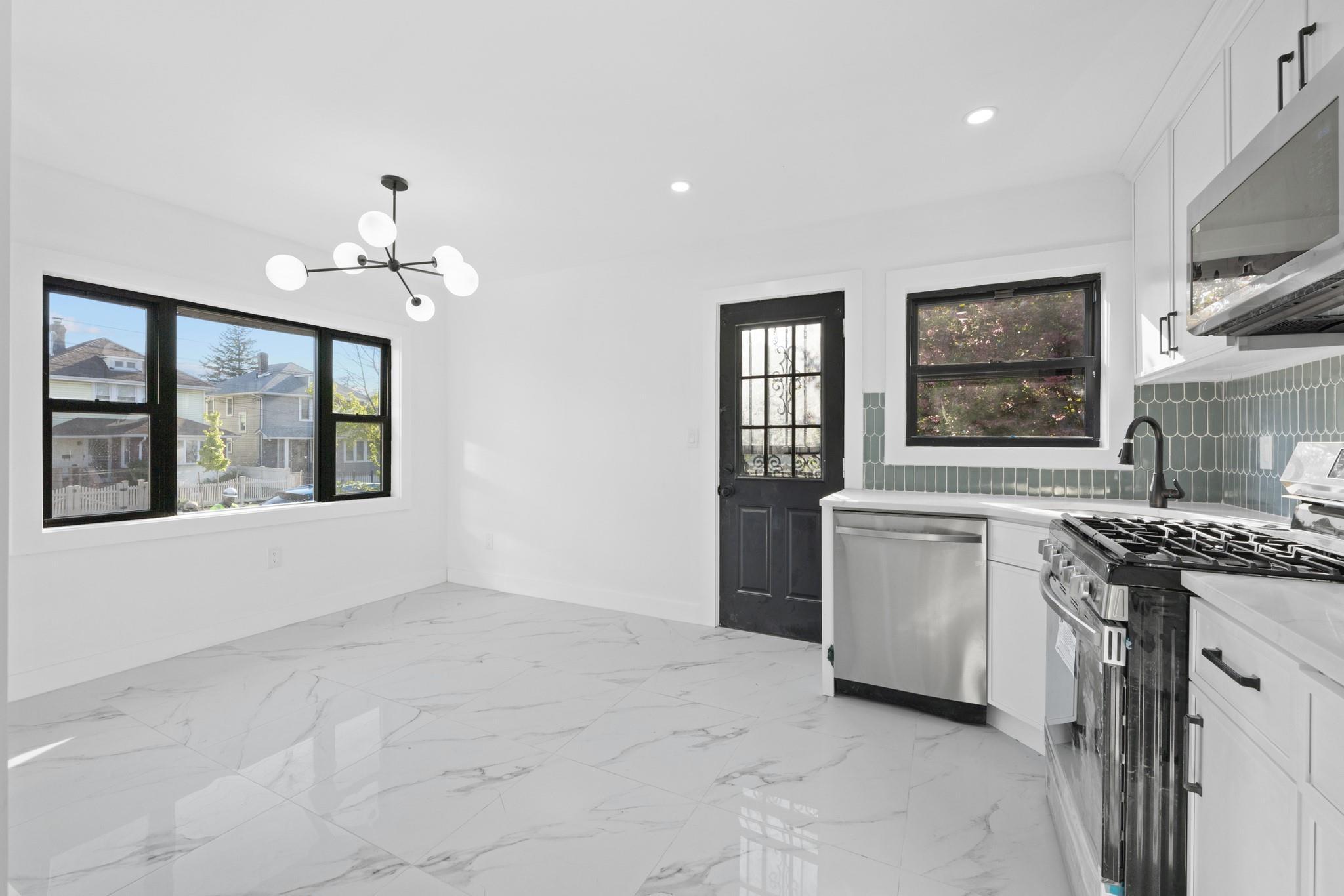 Single Family 131st  Queens, NY 11413, MLS-857934-2