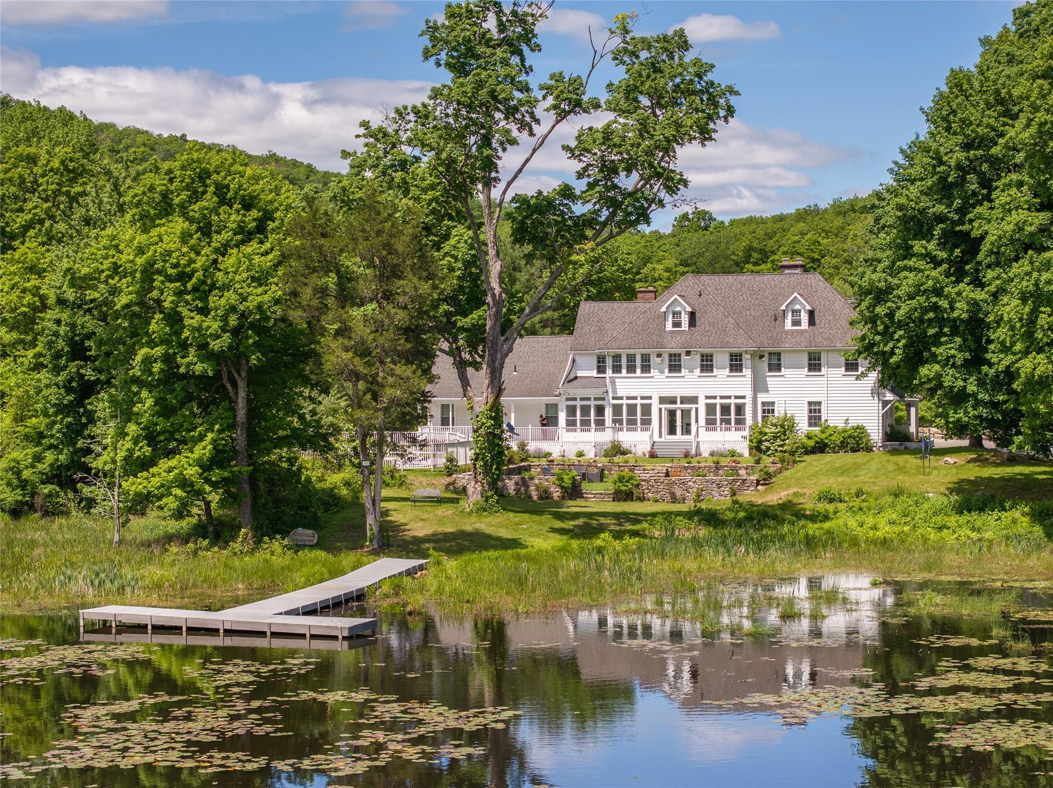 Single Family Eagle Valley  Rockland County, NY 10974, MLS-857947-50