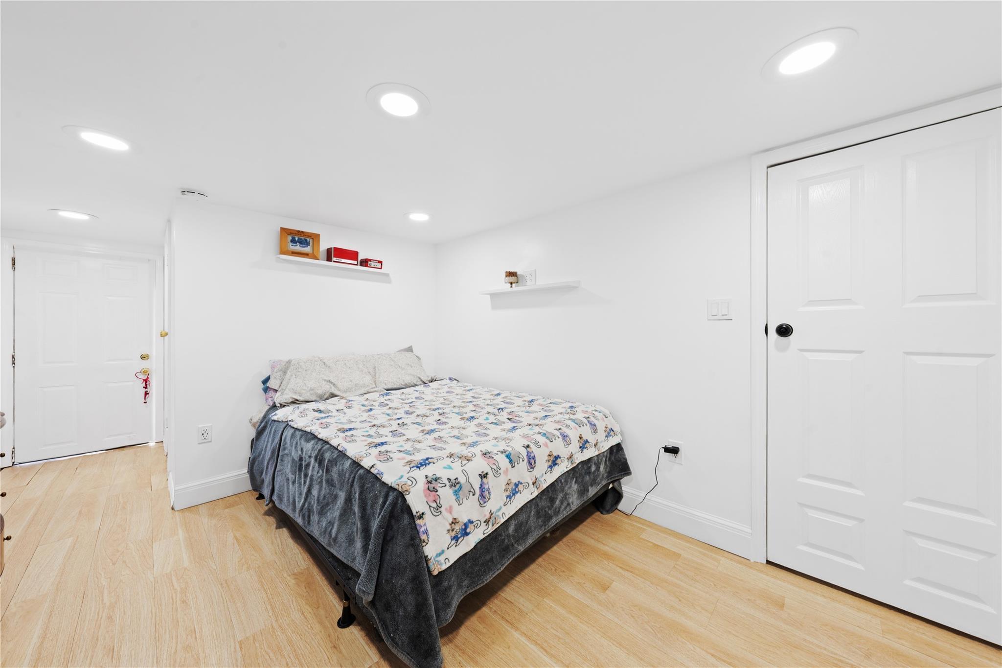 Single Family Lincoln Avenue  Suffolk County, NY 11741, MLS-857961-11