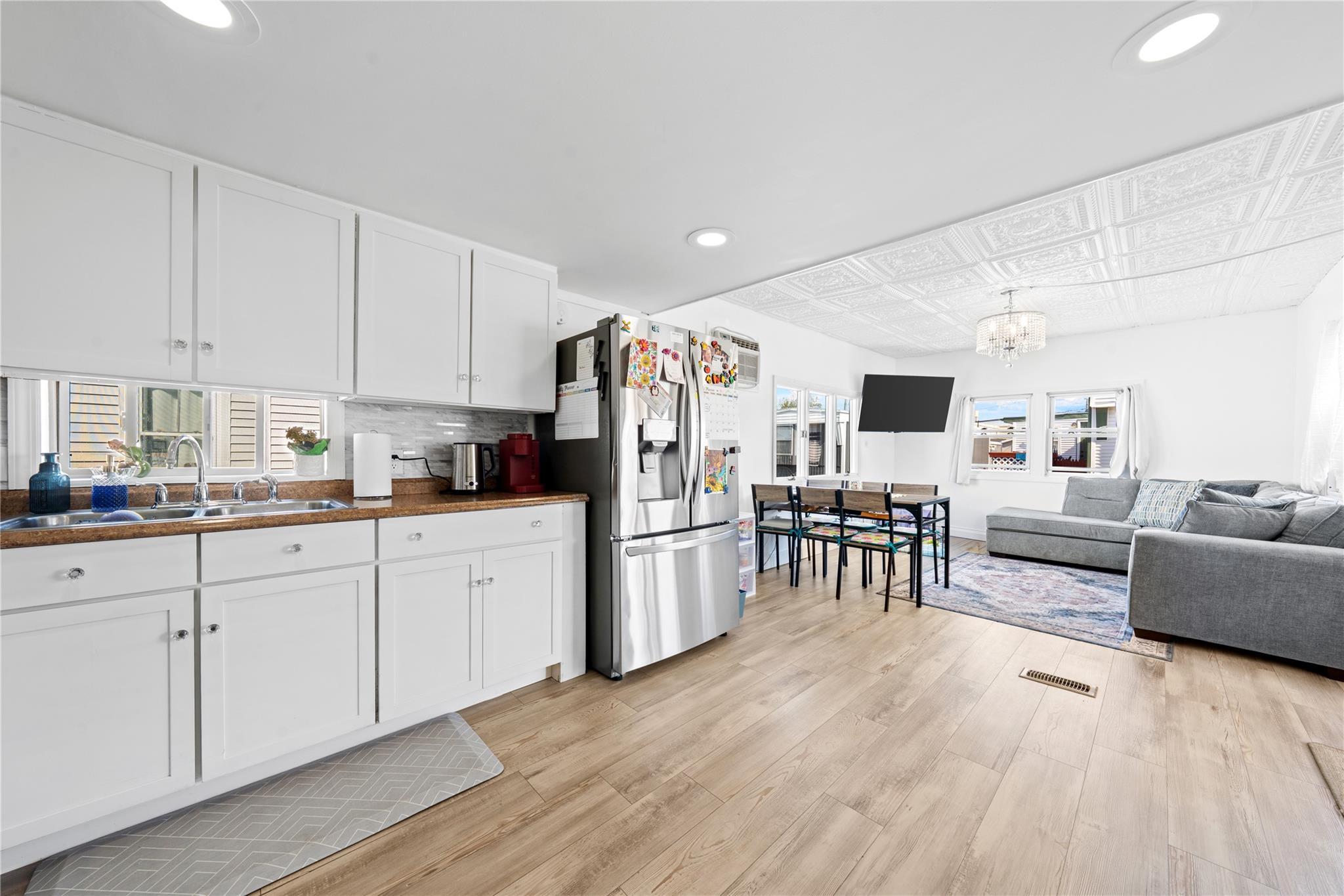 Single Family Lincoln Avenue  Suffolk County, NY 11741, MLS-857961-6