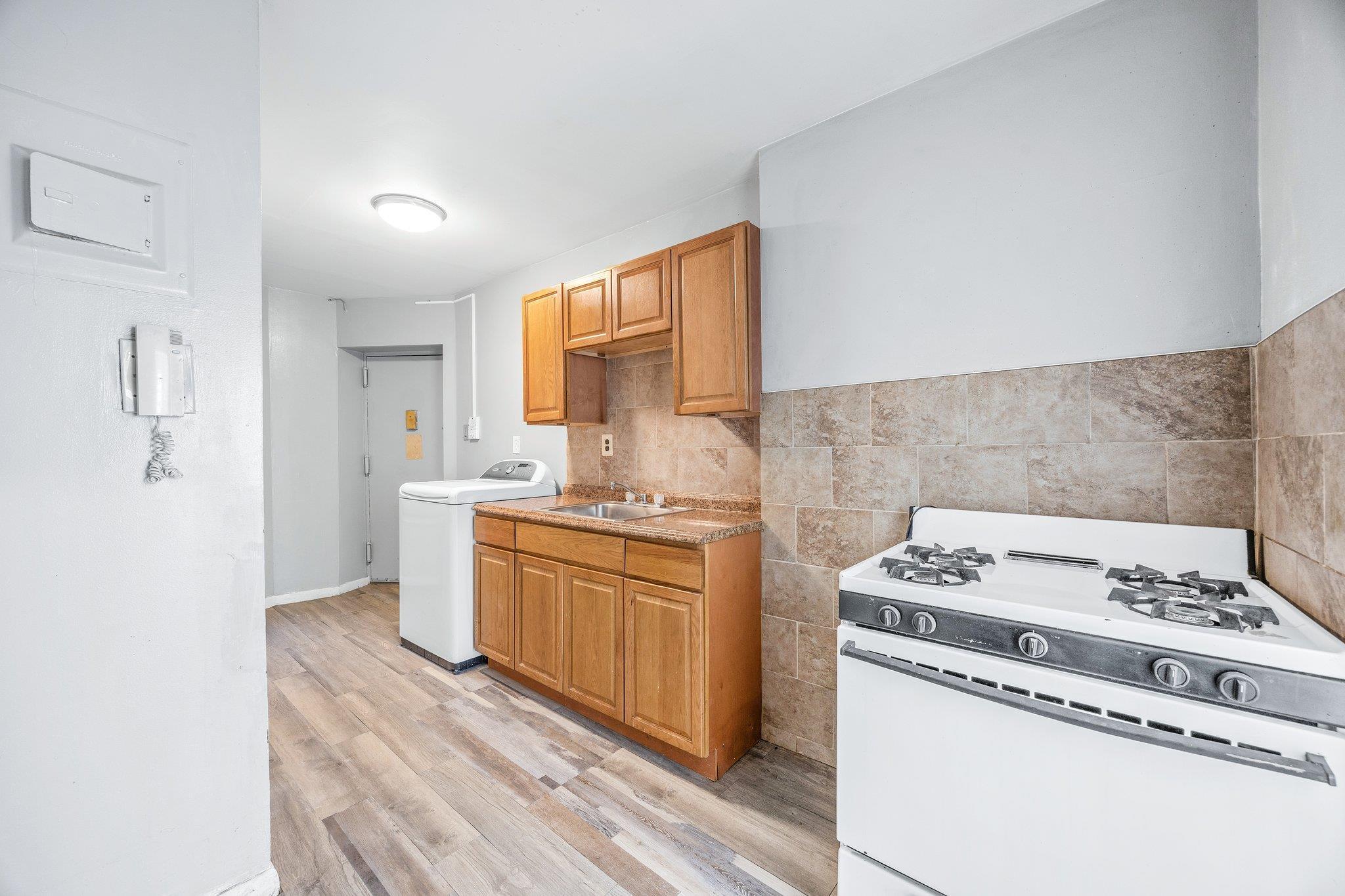 Coop Richardson  Brooklyn, NY 11211, MLS-857968-10