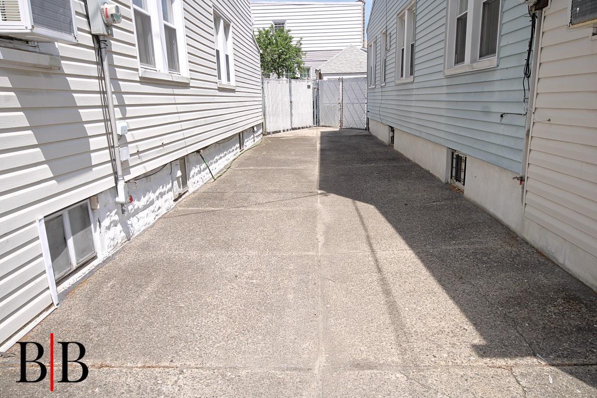 Single Family Avenue M  Brooklyn, NY 11234, MLS-857985-3