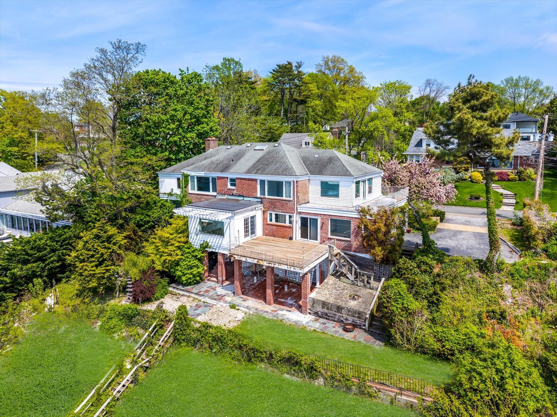 Single Family Shorecliff  Nassau County, NY 11023, MLS-857997-2