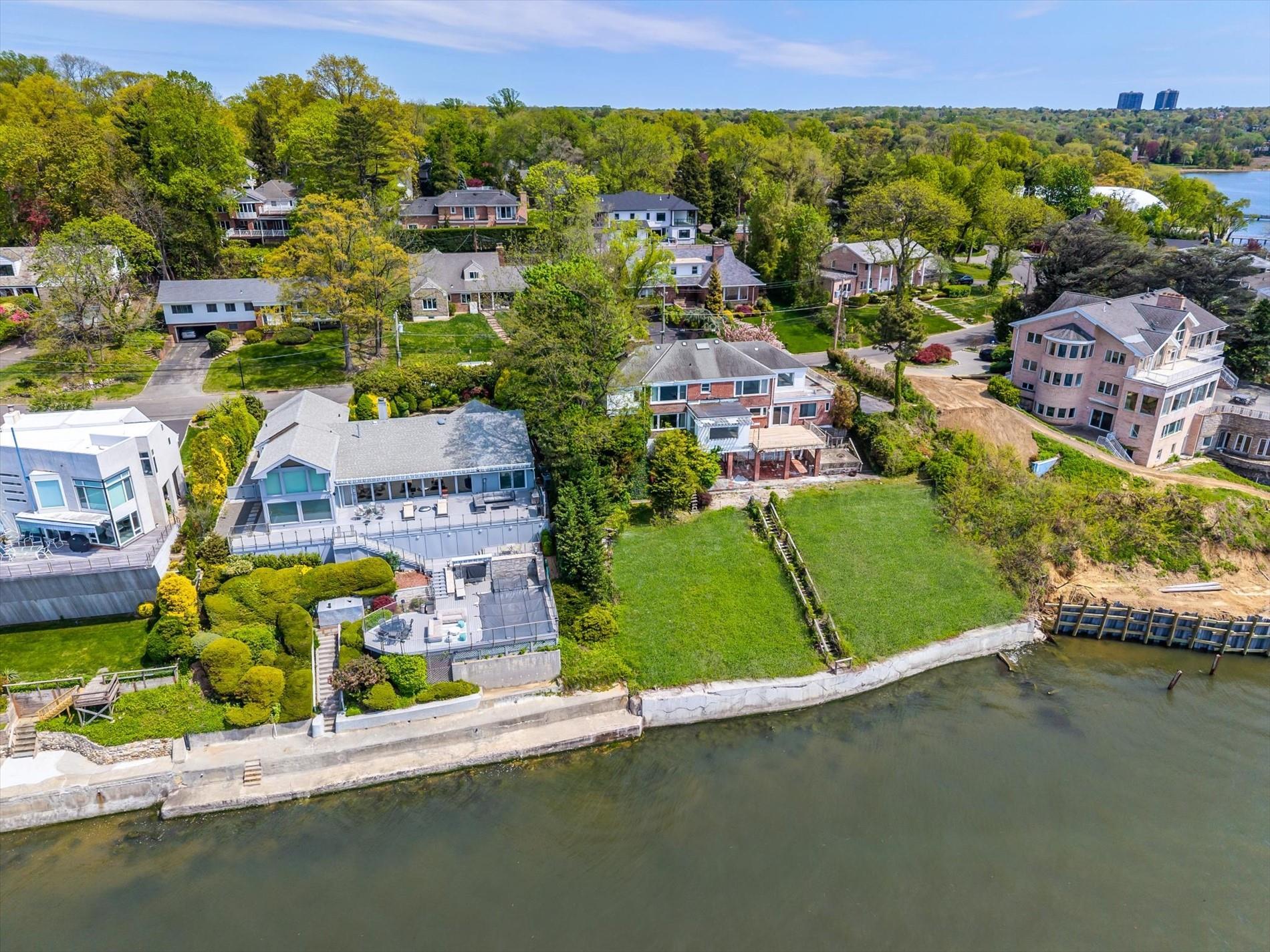 Single Family Shorecliff  Nassau County, NY 11023, MLS-857997-20