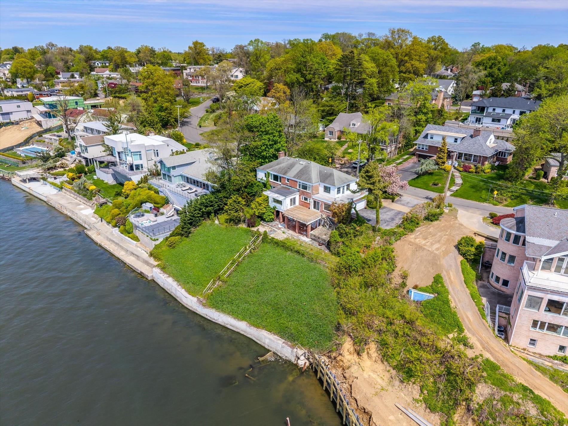 Single Family Shorecliff  Nassau County, NY 11023, MLS-857997-21
