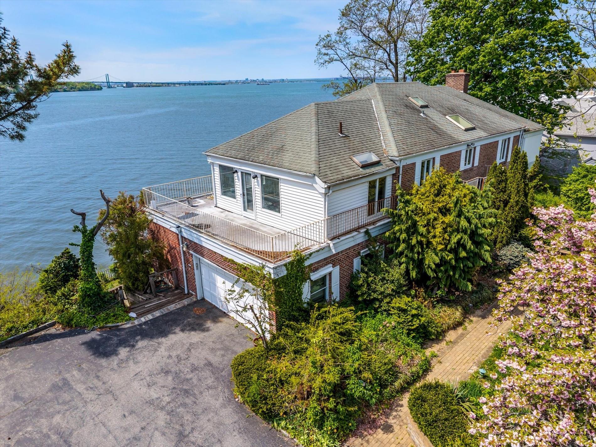 Single Family Shorecliff  Nassau County, NY 11023, MLS-857997-3