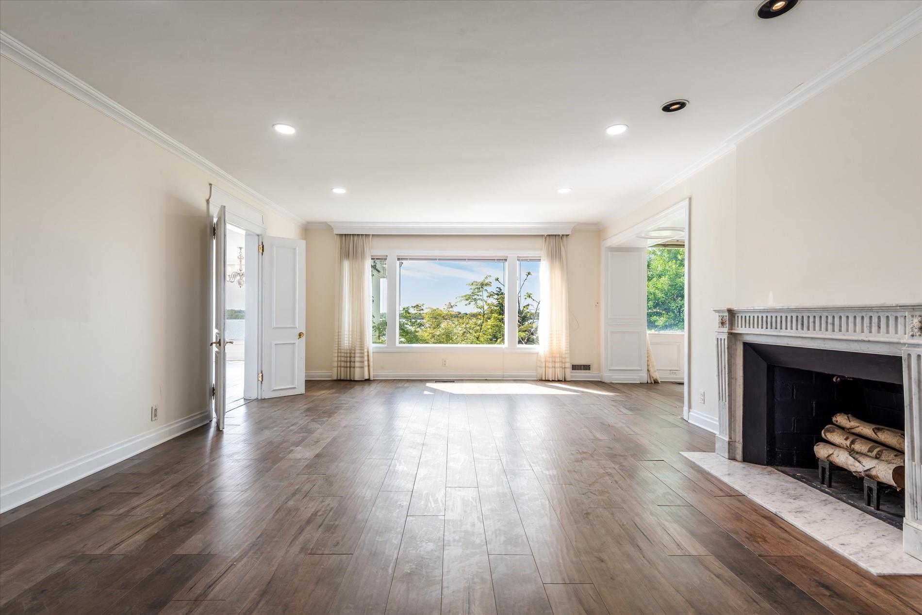 Single Family Shorecliff  Nassau County, NY 11023, MLS-857997-6