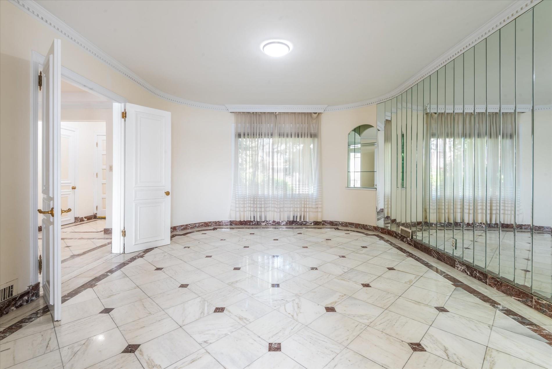 Single Family Shorecliff  Nassau County, NY 11023, MLS-857997-9