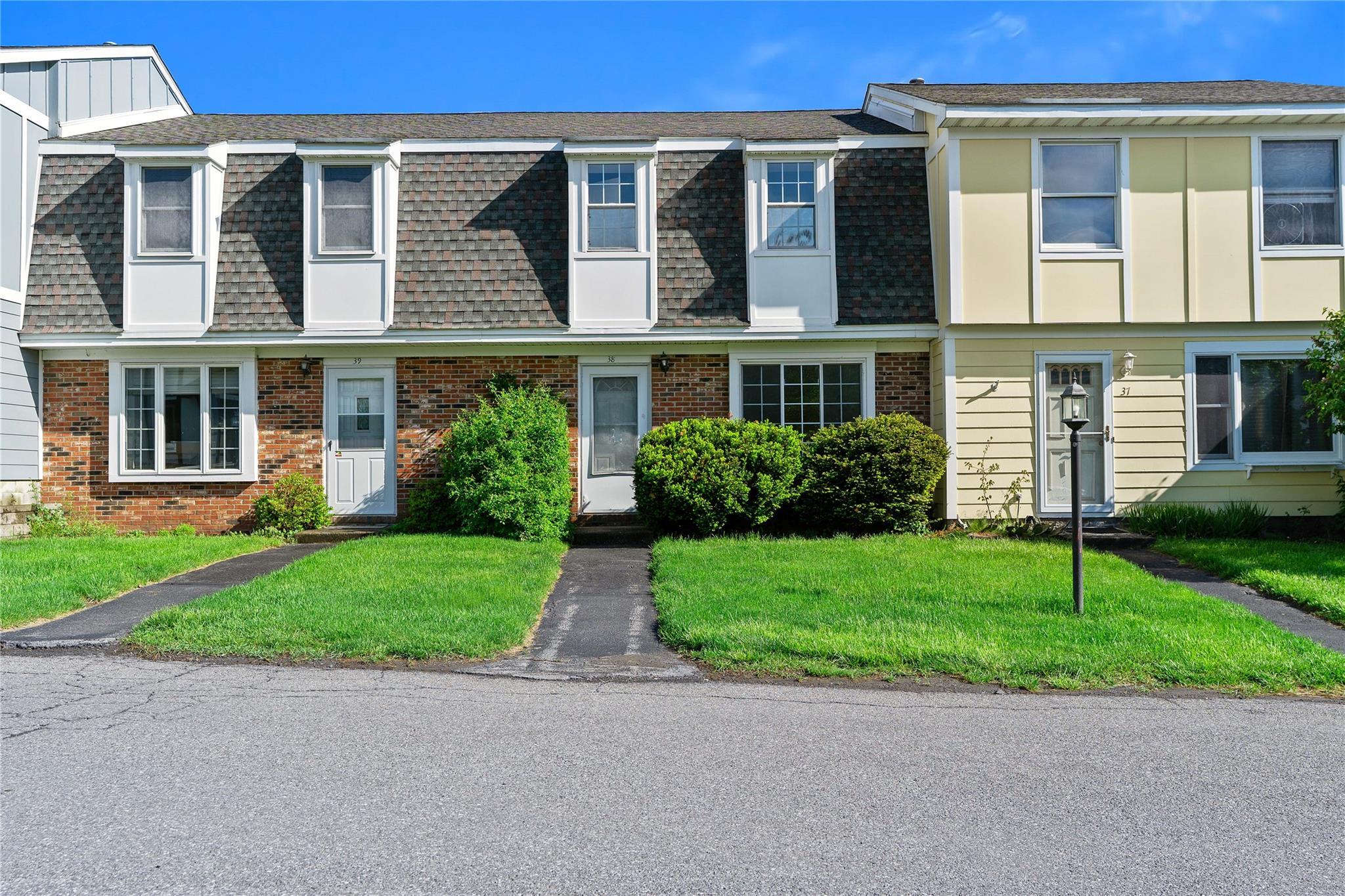 Single Family in Lloyd - Sunny Brook  Ulster County, NY 12528