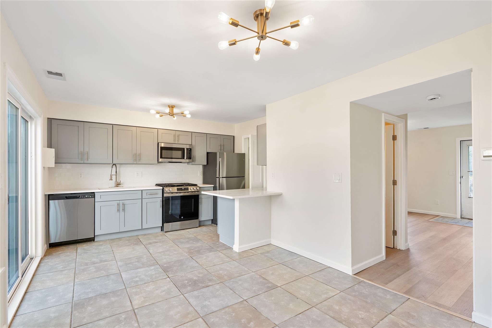 Single Family Sunny Brook  Ulster County, NY 12528, MLS-857999-5